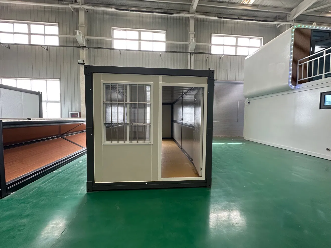 Export Double Wing Folding Container House Residential Expansion Prefabricated Container House