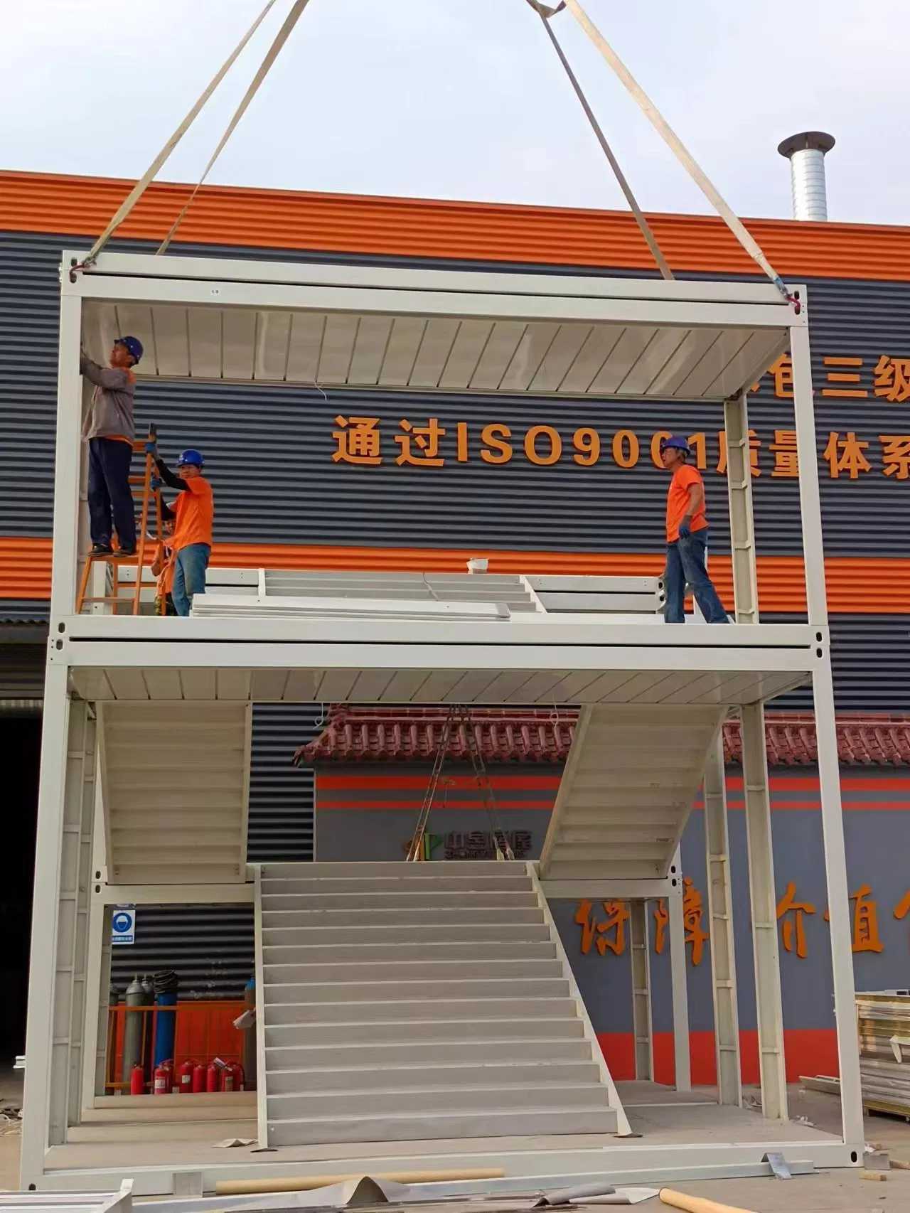 Fast Installation Smart Luxury Prefab Solar Powered Container Prefabricated Vessel Tiny House