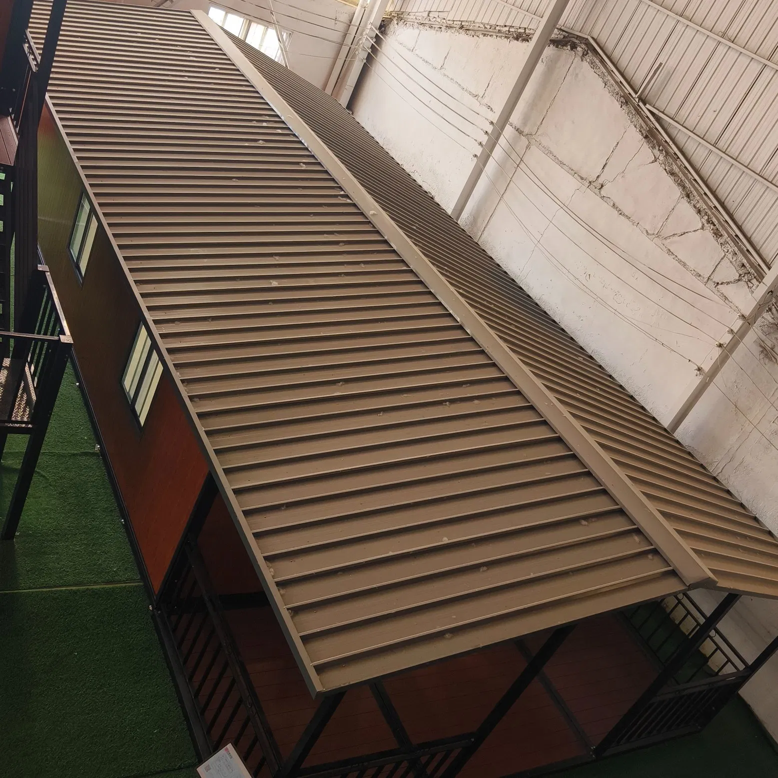 40FT Pointed Roof Terrace Type Double-Wing Folding Container House Prefabricated House
