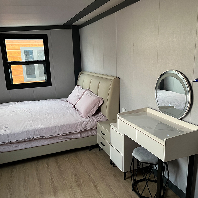 40FT Modern Container House High End Modular Container Home Solar Powered &amp; off-Grid Ready Luxury Modular Container House