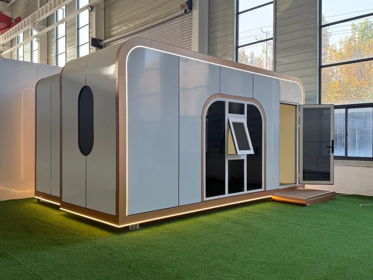 Prefabricated Apple Cabin for Glamping Resorts Shop Outdoor Apple Cabin