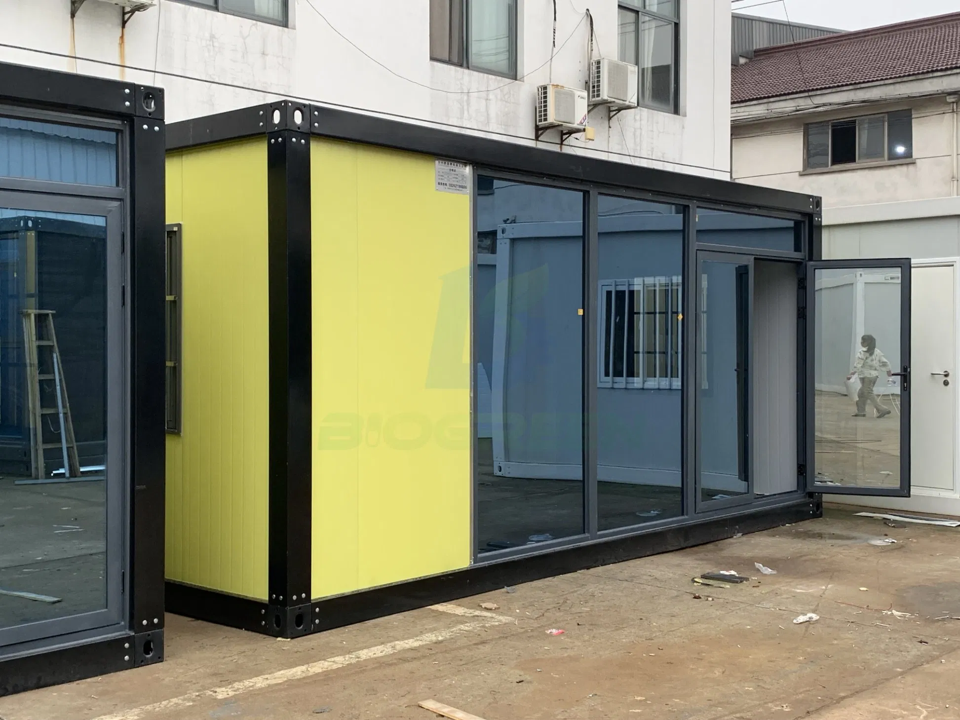 Eco-Friendly 20FT 40FT Solar-Integrated Prefab Container House for off-Grid Living