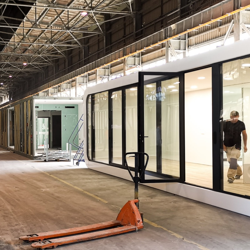 Satisfaction Guarantee New Fashion Prefab Houses Easy to Move Eco-Friendly Apple Cabin with Living Room