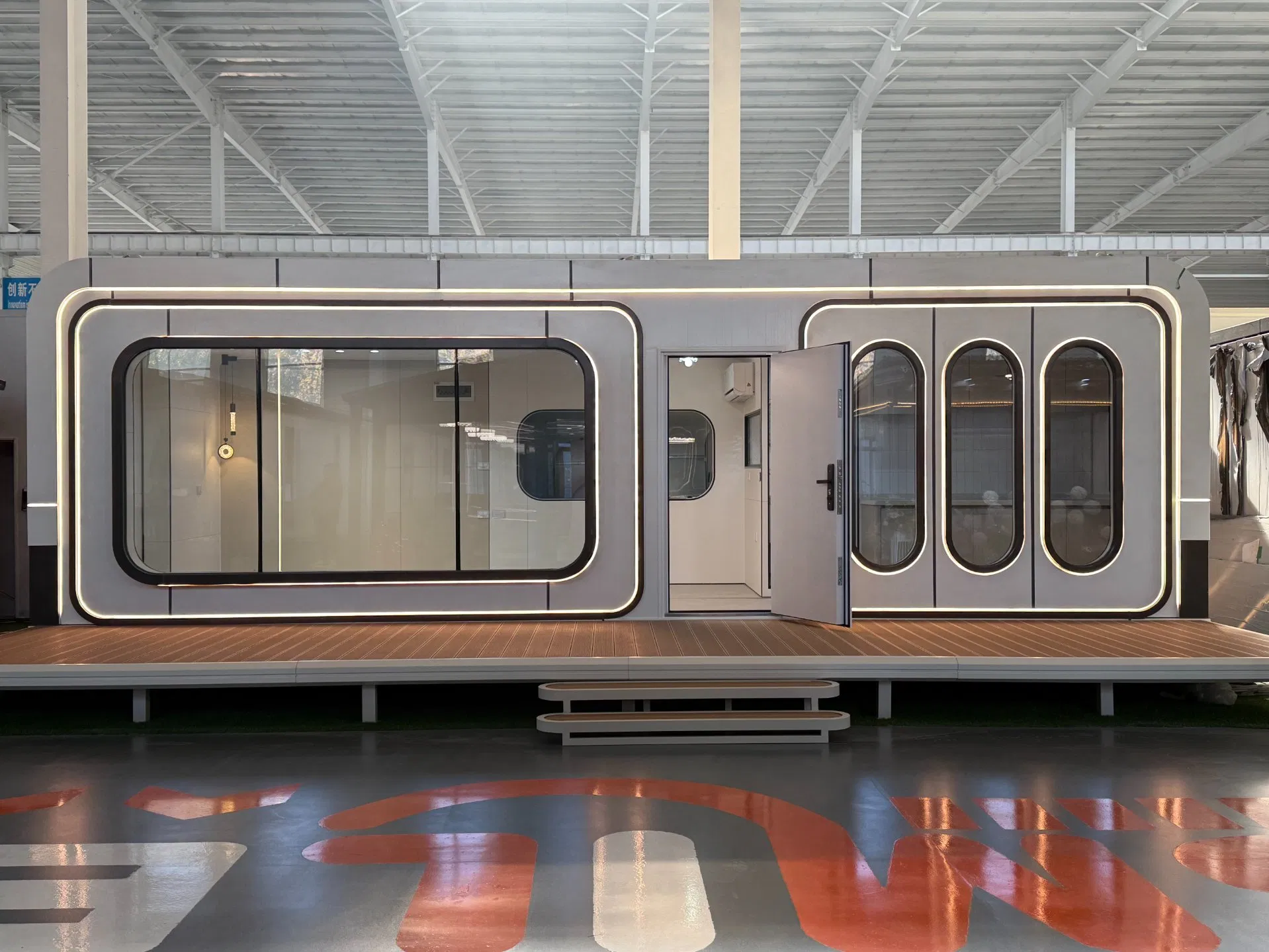 Prefabricated Apple Cabin for Glamping Resorts Shop Outdoor Apple Cabin