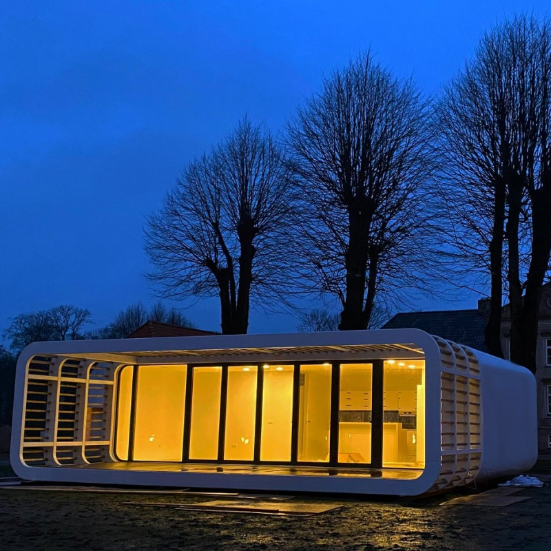 Satisfaction Guarantee New Fashion Prefab Houses Easy to Move Eco-Friendly Apple Cabin with Living Room