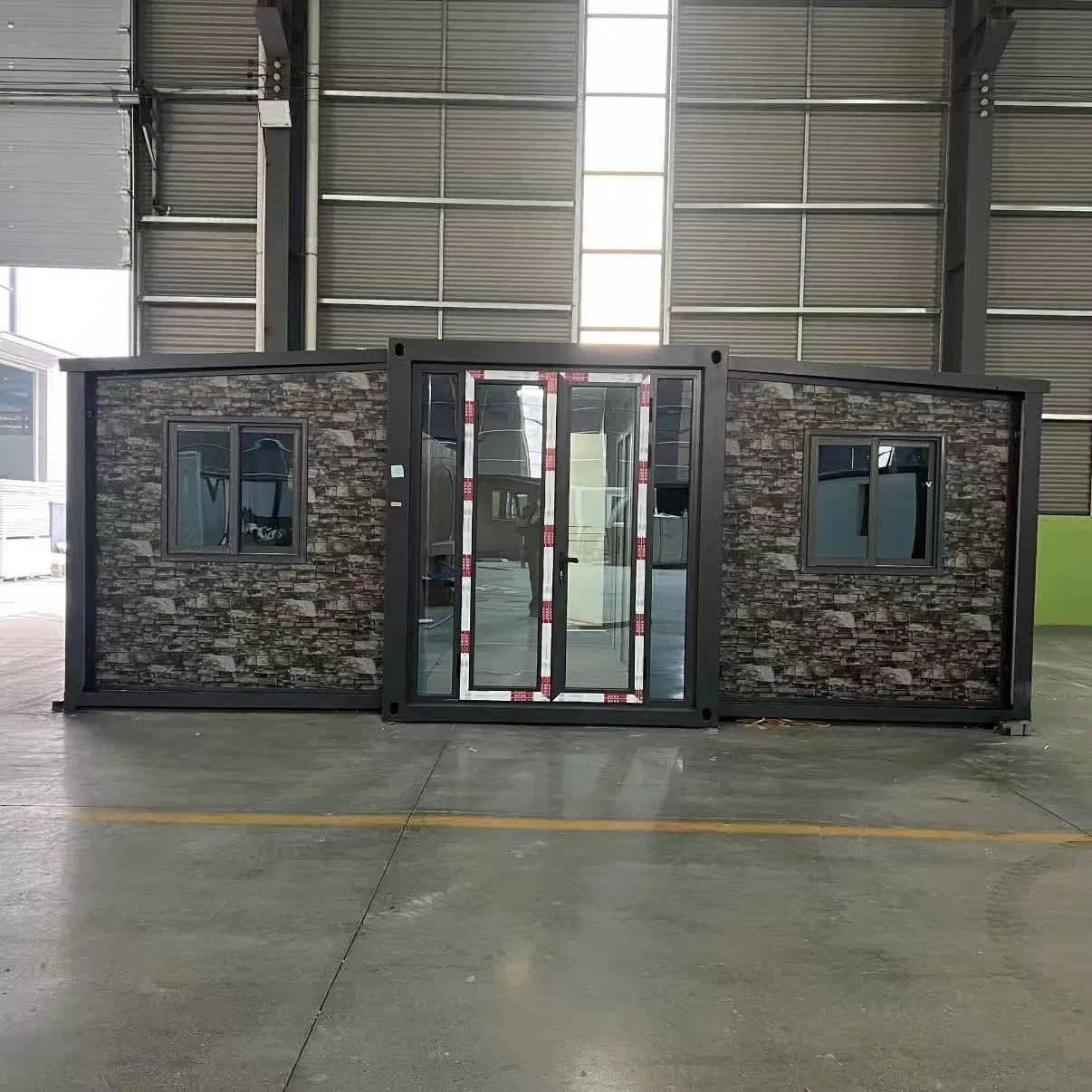 Double Wing Expansion Container House 20FT Prefabricated Modular Foldable Container House