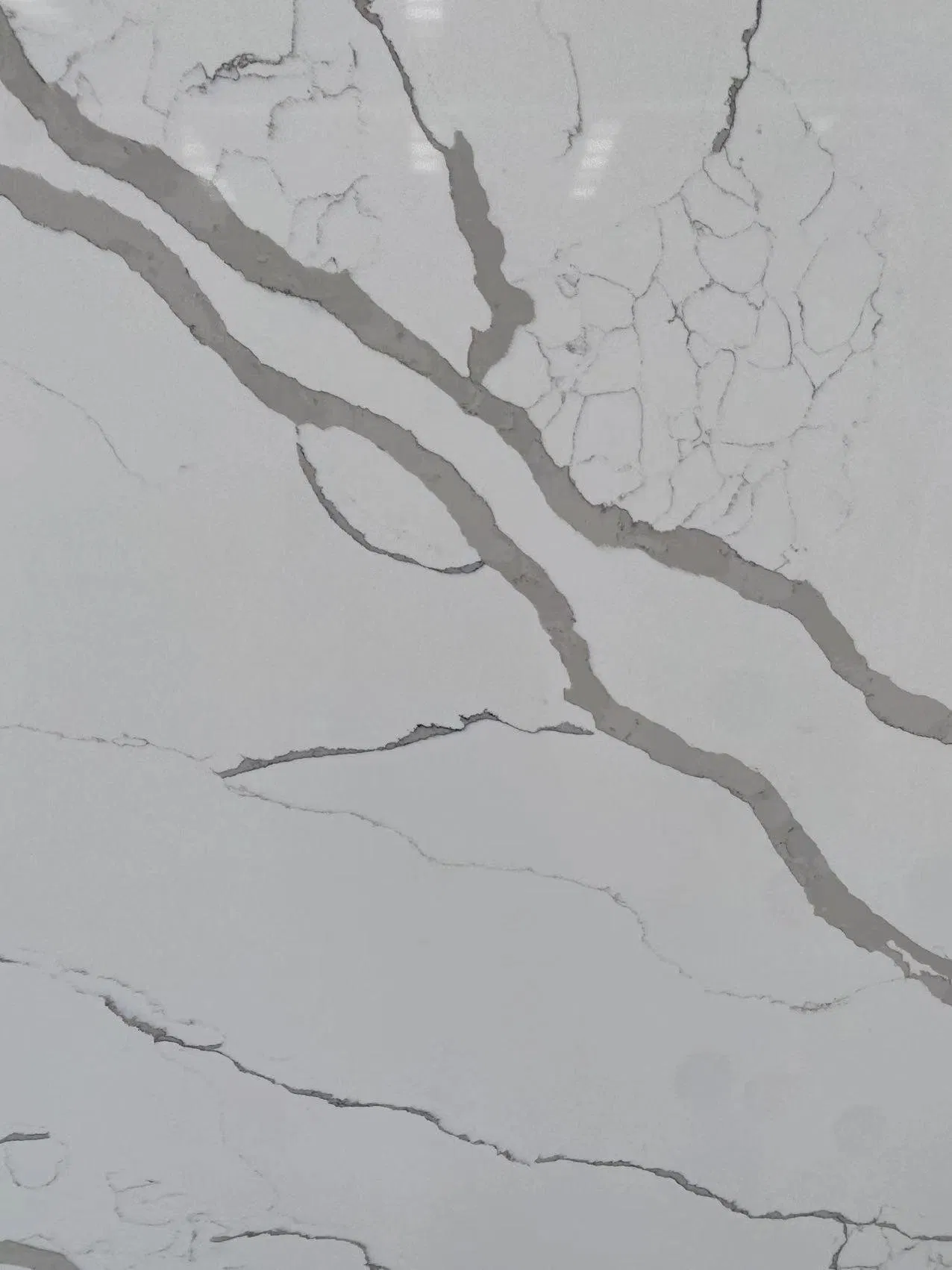 Durable Calacatta Replica Stone Slab Ideal for Flooring Projects