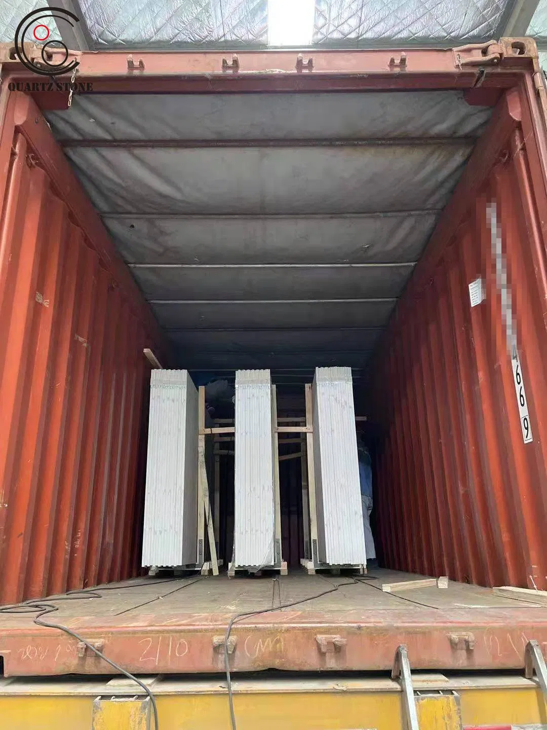 Top Quality Artificial Quartz Stone Slab with Beautiful Veins and Competitive Price