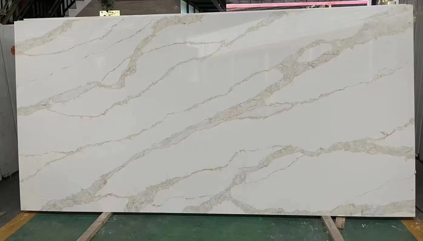 Polished Calacatta Customized Solid Surface/White/Black/Grey/Yellow/Gold Artificial Marble/Engineered Quartz Stone Slab for Kitchen/Bathroom/Island/Worktops/Van