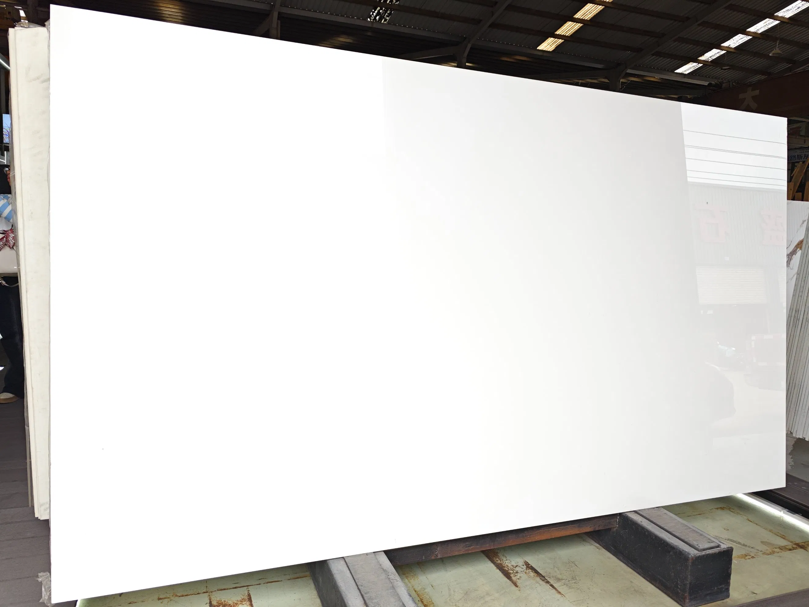 Nano Glass Crystal Stone Pure White Calacatta Veins Good Quality for Tables Countertops