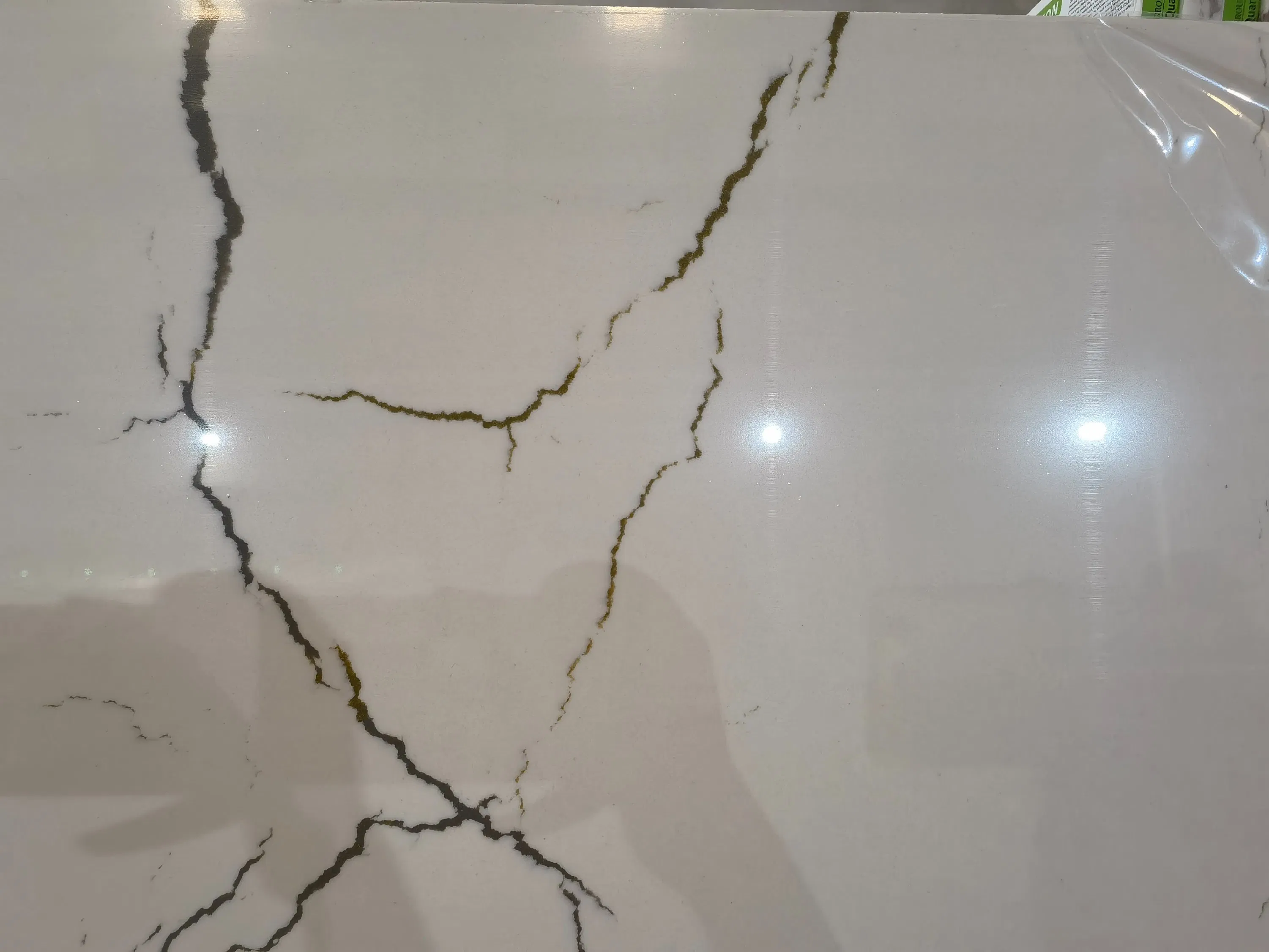 Artificial Stone polished/honed grey/white Calacatta Quartz for interiors/indoor slabs/kitchen/bathroom countertops/vanity