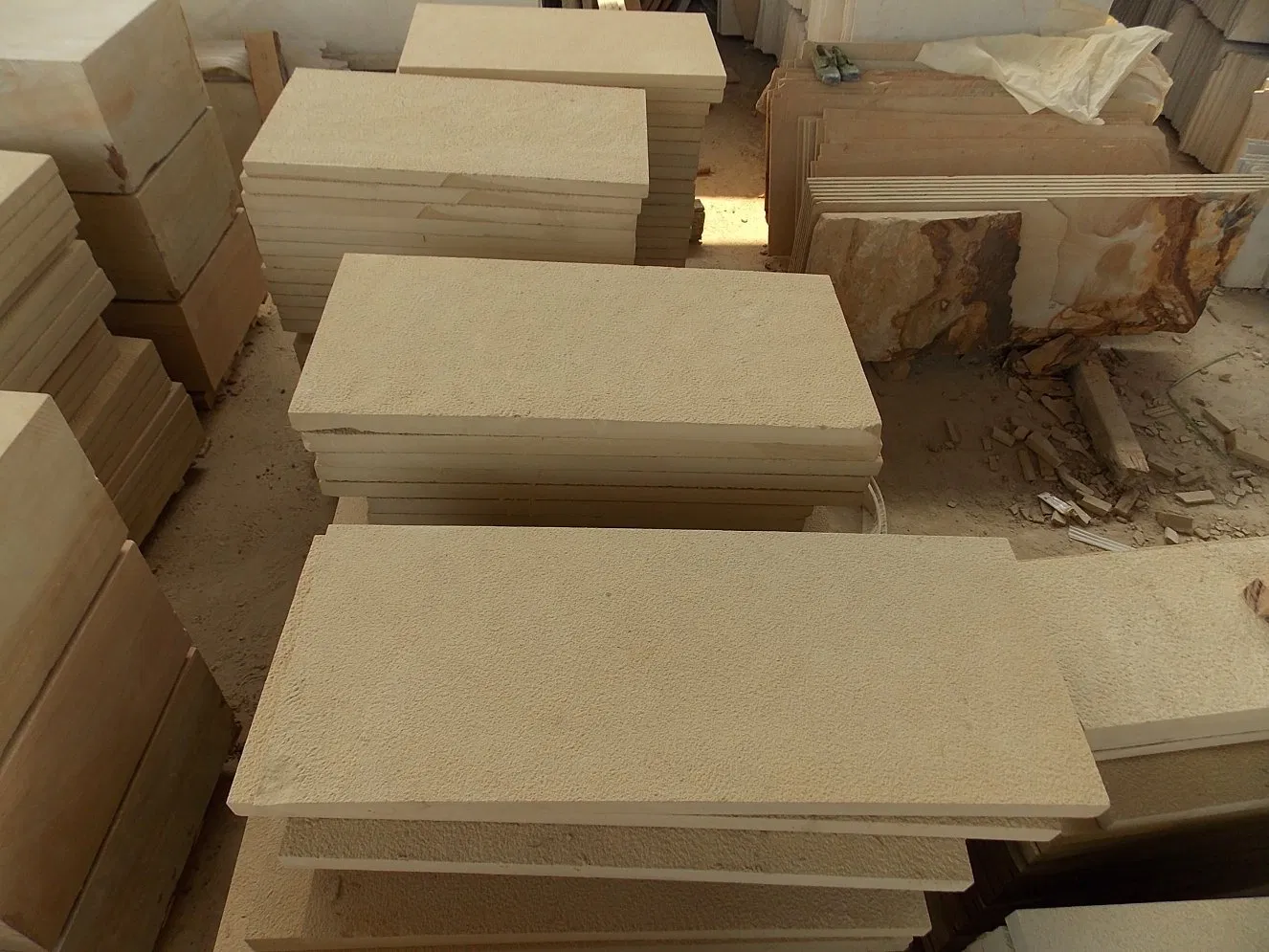 Hot Sale Beige Sandstone for Wall/Floor/Stair Flamed/Honed