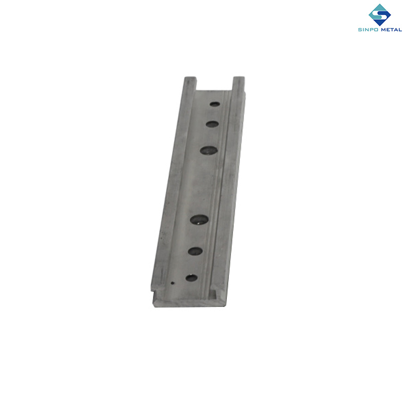 Photovoltaic Metal Roof Mounting Bracket with Short Solar Rail Panel Frame, and PV Mounting Accessories