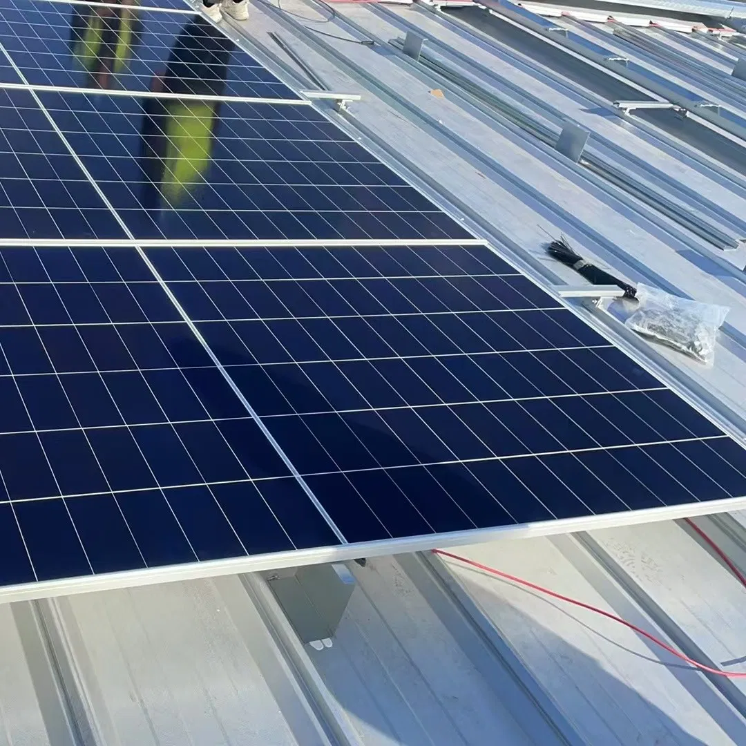 Versatile Lightweight Solar Bracket for All-Weather Roof Installations
