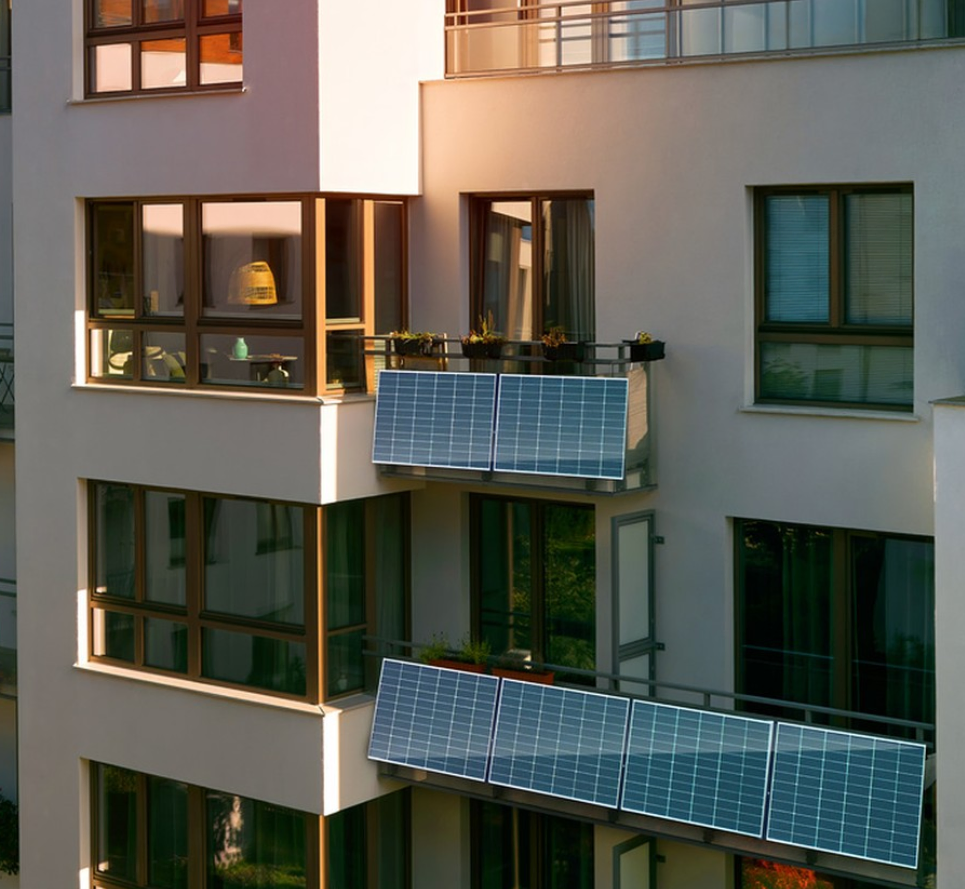 Weather-Resistant Ground-Mounted Solar Power Bracket for All Conditions