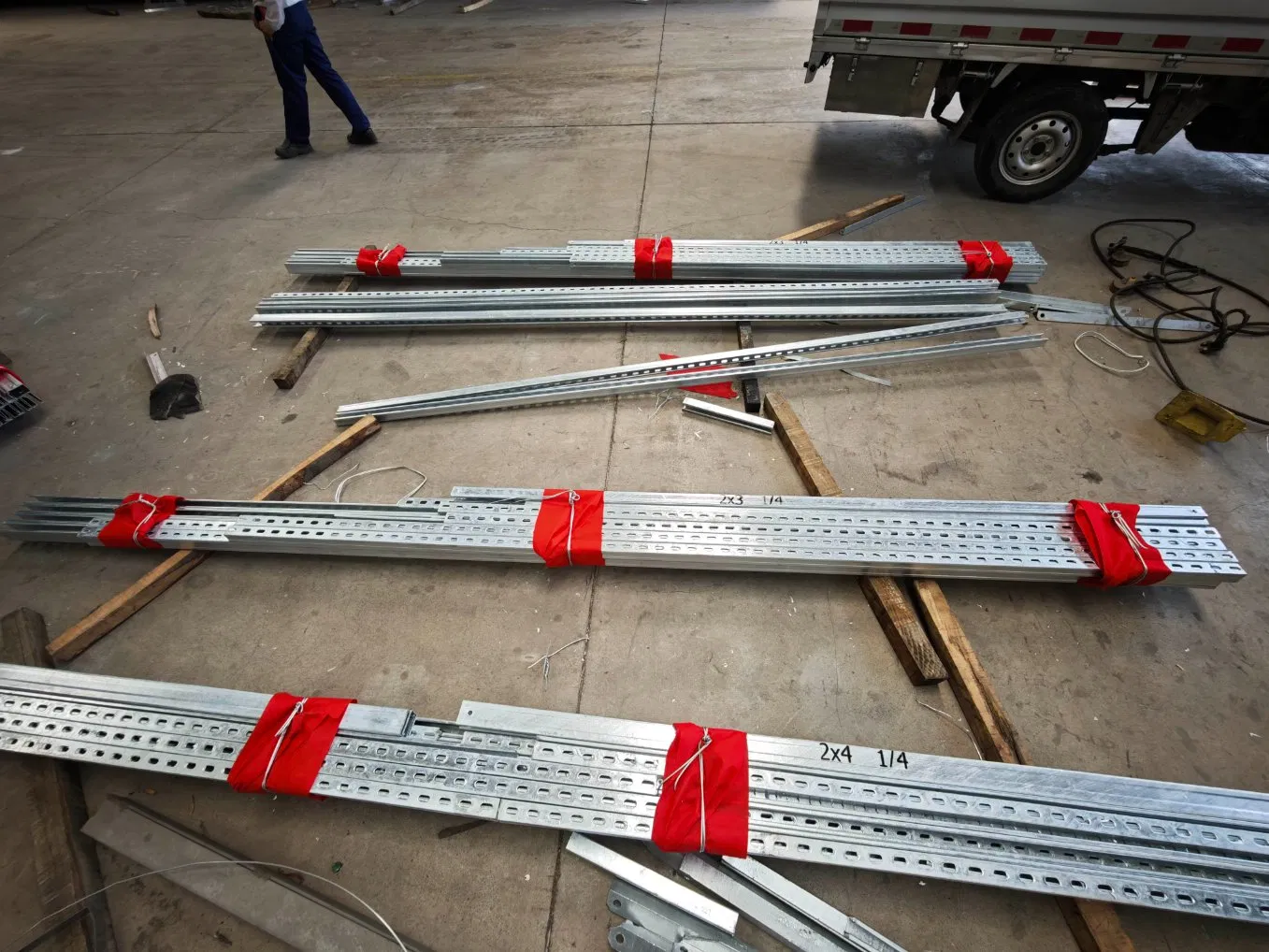 Durable HDG Solar Mount Bracket for 8 Panels, 10° Tilt