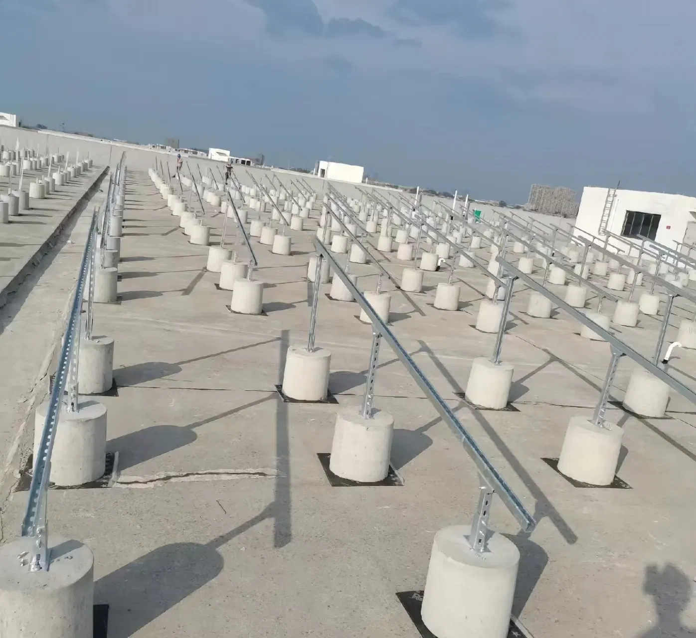 Jchx-Ios Universal U-Type Galvanized Carbon Steel Flat Roof Solar Panel Mounting Brackets