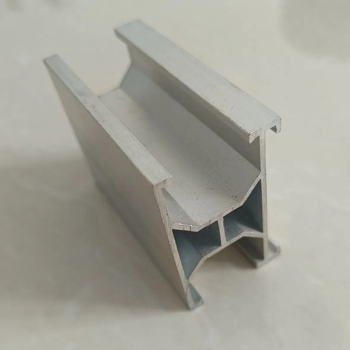 Photovoltaic Solar Energy Mounting System Aluminium Bracket/Clamp/Supporting Foot Connectors/Solar Panel Frame/Fastener/Rail/Track