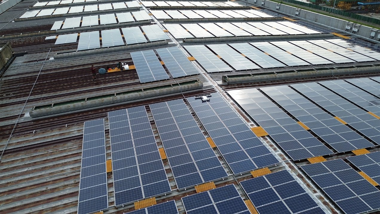 High-Tech Robot Solar Panel Cleaning Machine Automatic Photovoltaic Cleaning Machine