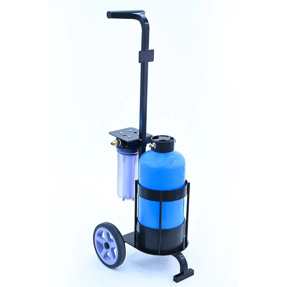 Portable Reverse Osmosis Machine for Cleaning Windows and Cleaning Solar Panels Outdoors with Deionized Water
