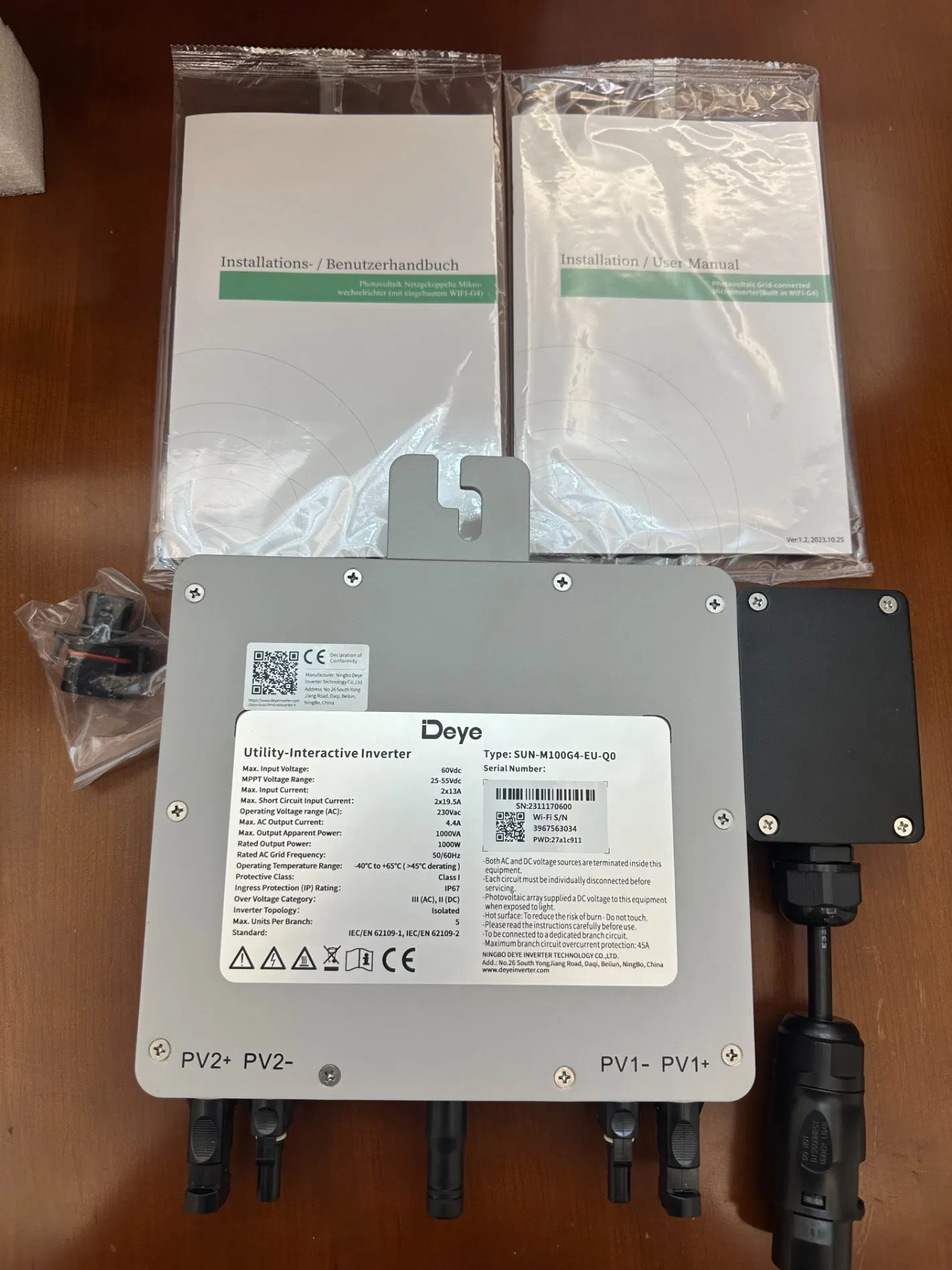 Deye Microinverter 200W Grid Tie Solar Inverter for 4PCS High Power 600W Panels Use IP67 Protection, 10 Years Warranty, Rapid Shutdown Function