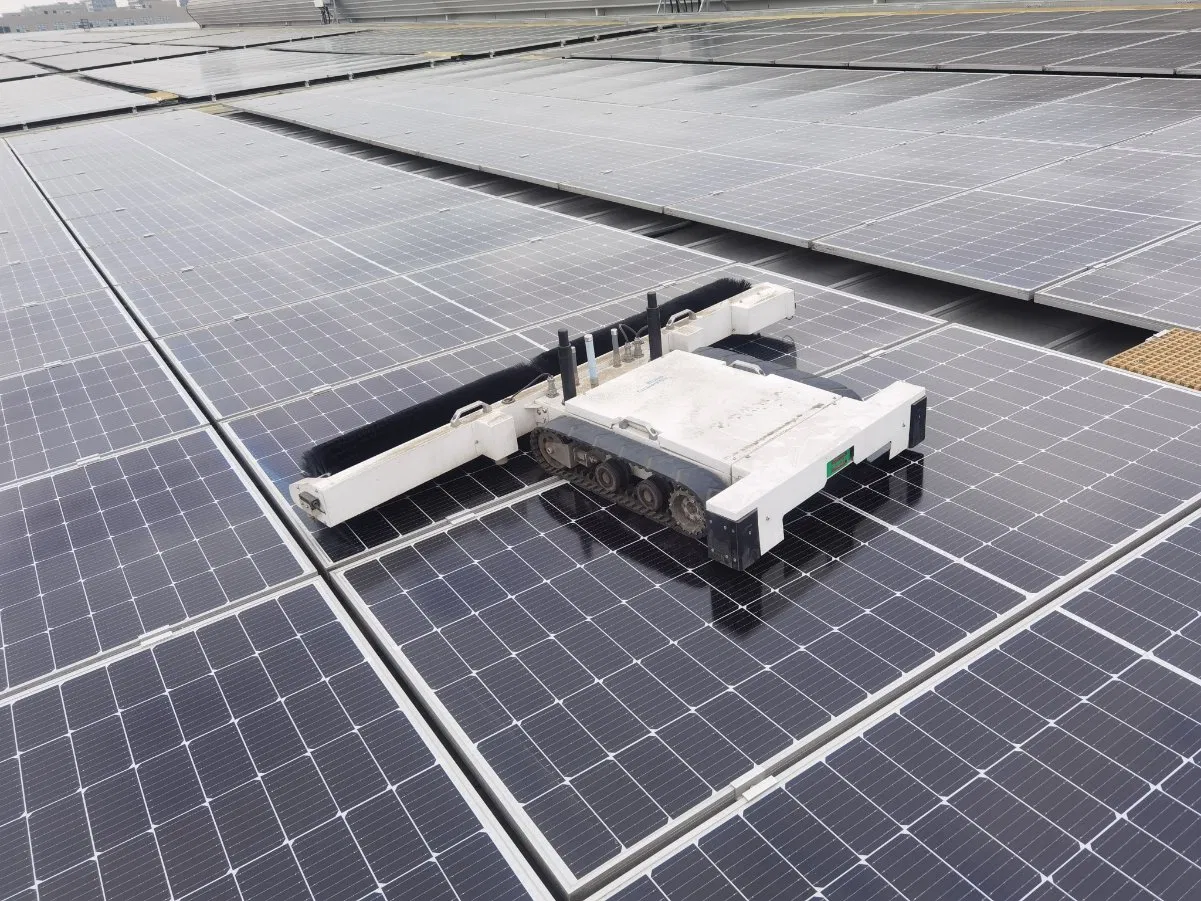 Fully Automatic Crawler-Type Solar Panel Cleaning Machine with Anti-Fall Sensors