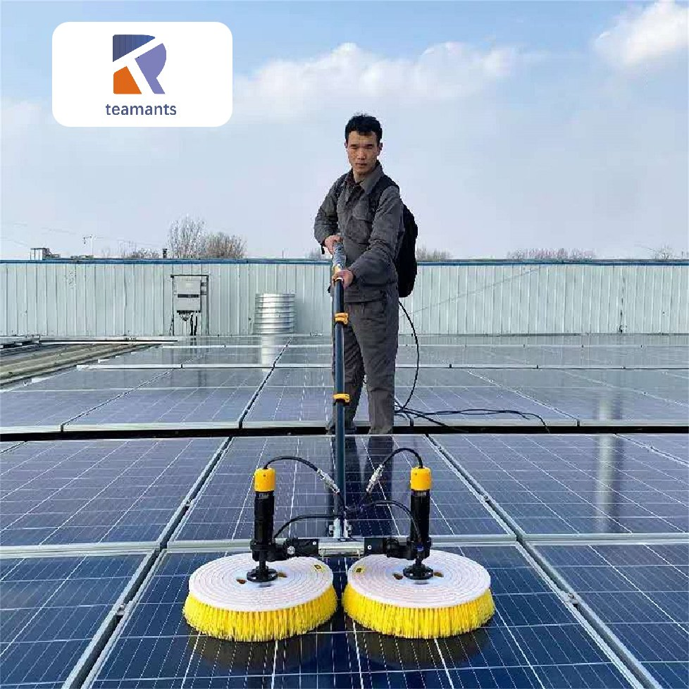 Battery-Operated Solar Panel Cleaning Machine for Portable Convenience
