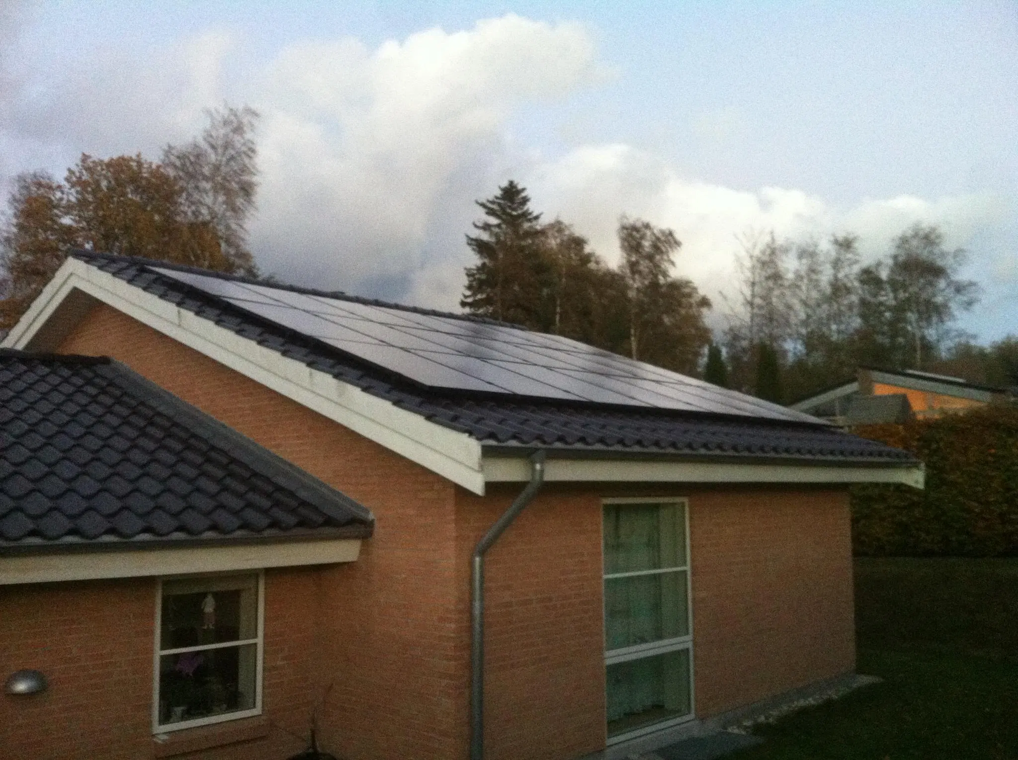 Auto Solar Panel Tracking System Sun Tracker Mounting Structure for Agriculture, Residential, Commercial Solar Project