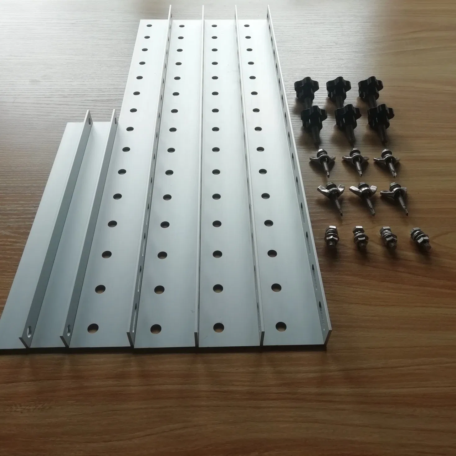 28 Inch Adjustable Foldable up to 150W Solar Panel Tilt Mounting Brackets