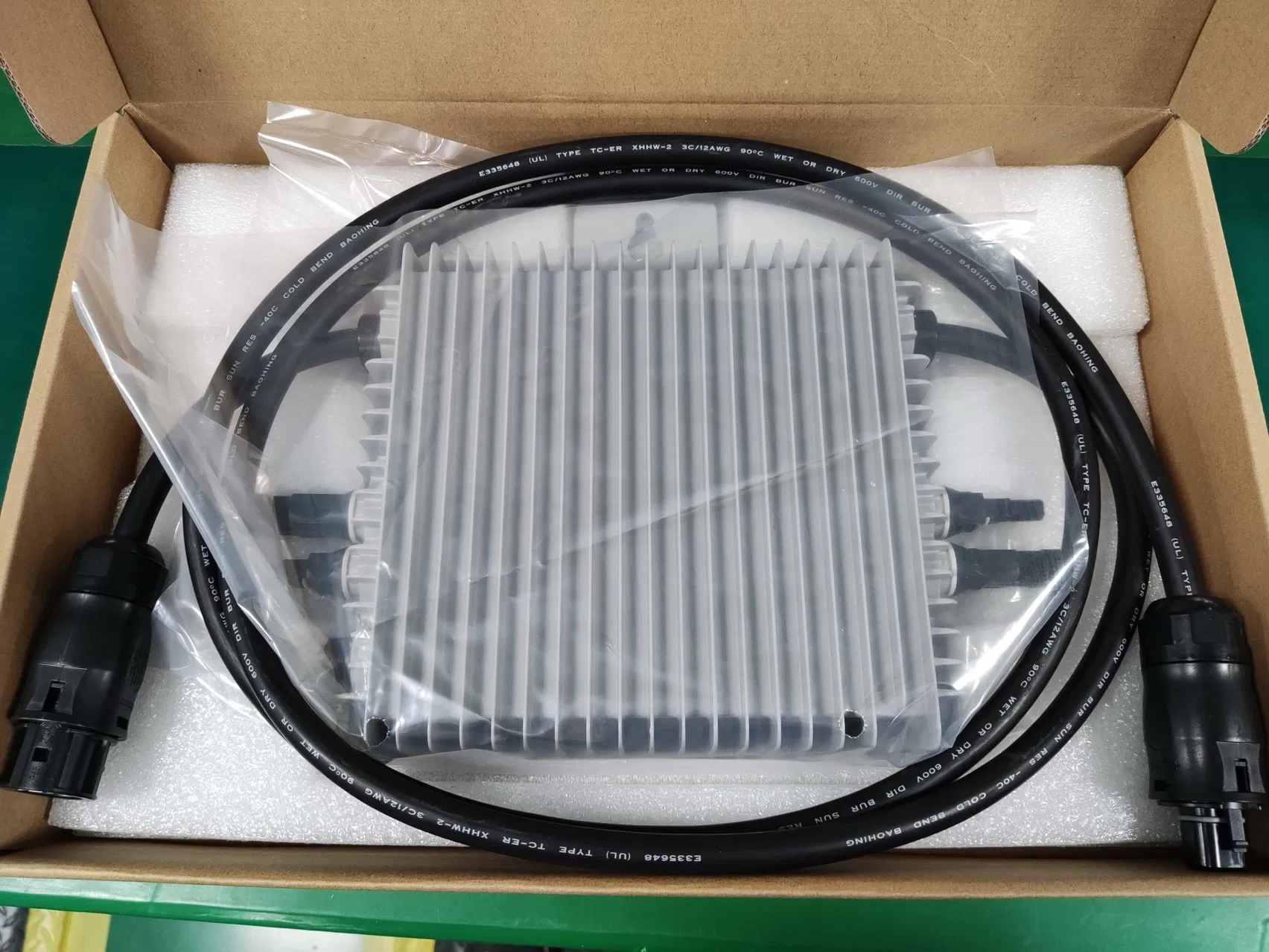 Deye Microinverter 200W Grid Tie Solar Inverter for 4PCS High Power 600W Panels Use IP67 Protection, 10 Years Warranty, Rapid Shutdown Function