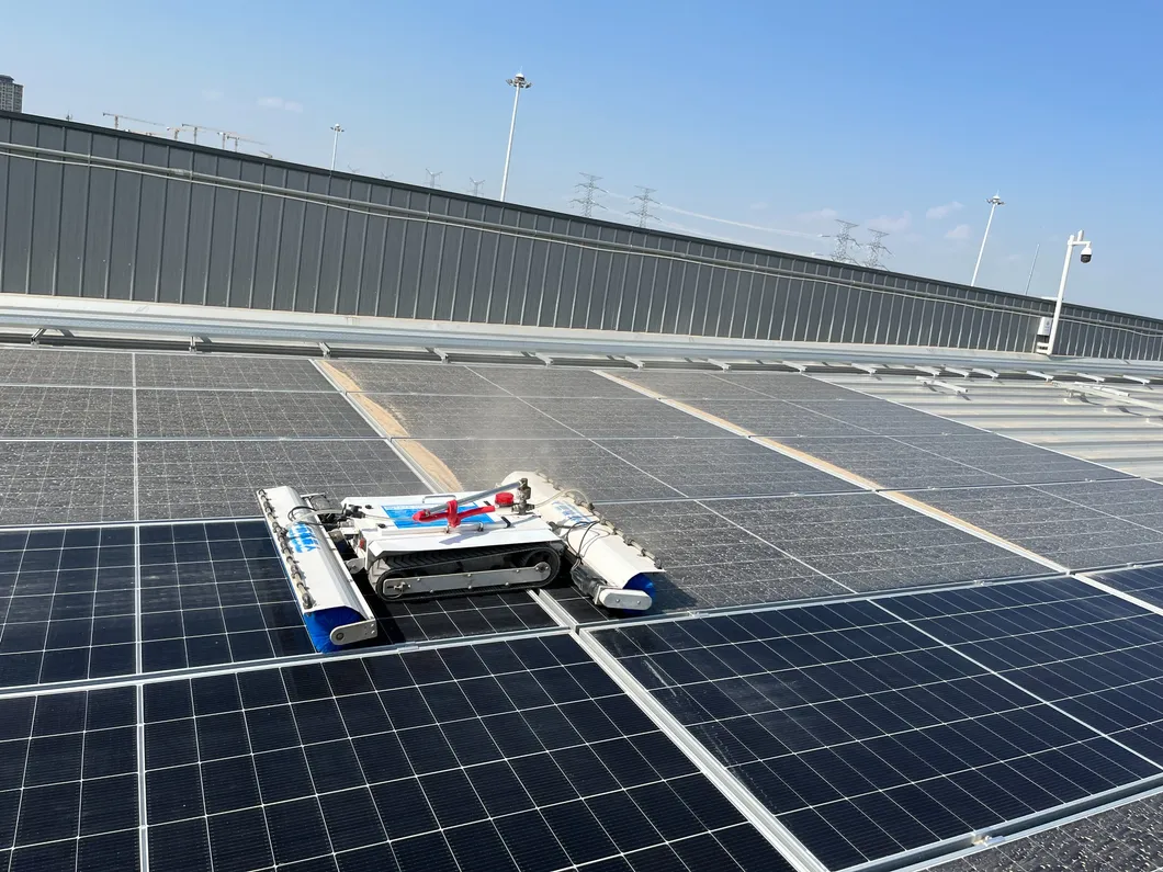 Photovoltaic cleaning robot