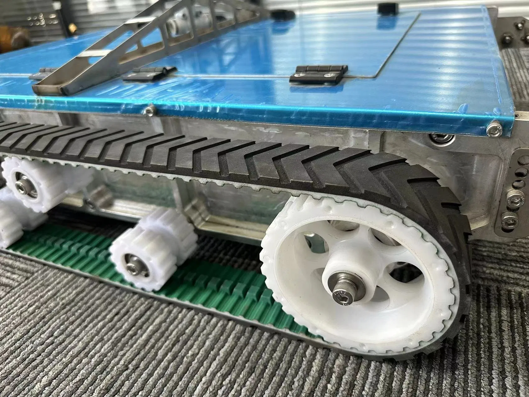 High Quality Portable Photovoltaic Cleaning Robot Solar Panel Cleaning Machine