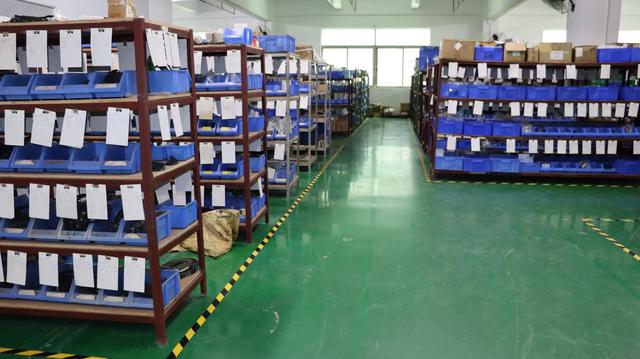 StudioWare cross-border e-commerce packaging and fulfillment area