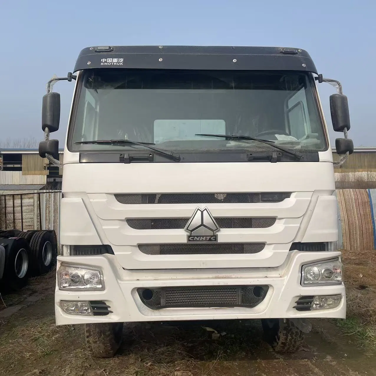 HOWO 6X4 371HP 10 Wheels 30 Ton Heavy Duty Mining Construction Transport Strong Engine Reliable Performance Rough Road Second Hand Truck HOWO Tractor Truck