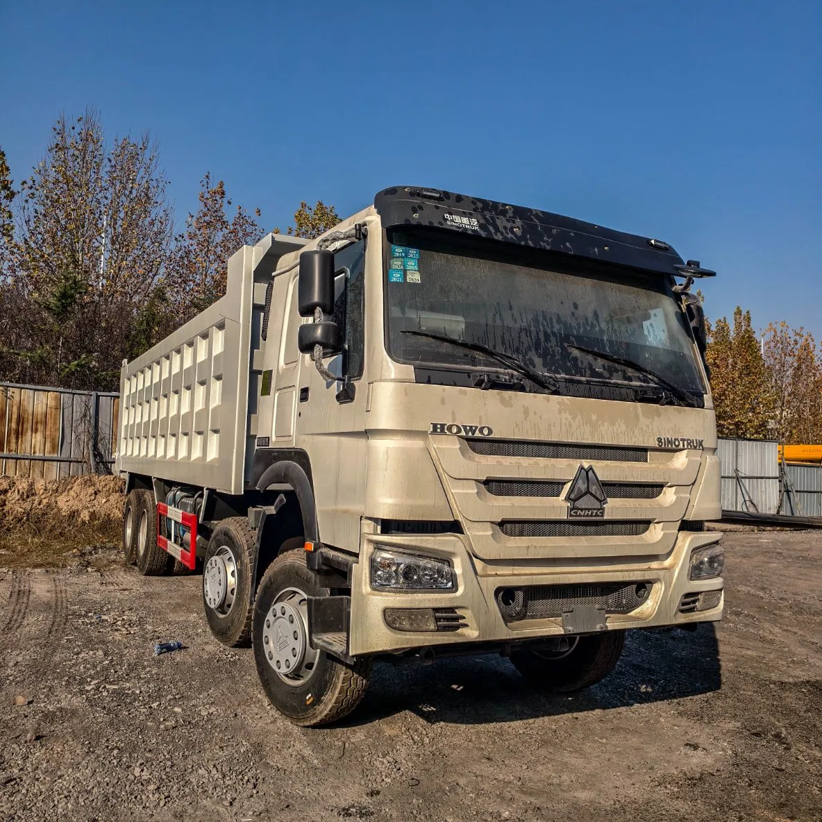 Used Dump Truck Sinotruk HOWO 375HP 8X4 12 Wheels Euro 2 / Euro3/Diesel Engine Heavy Truck 41 - 50 Tons Sale Hot