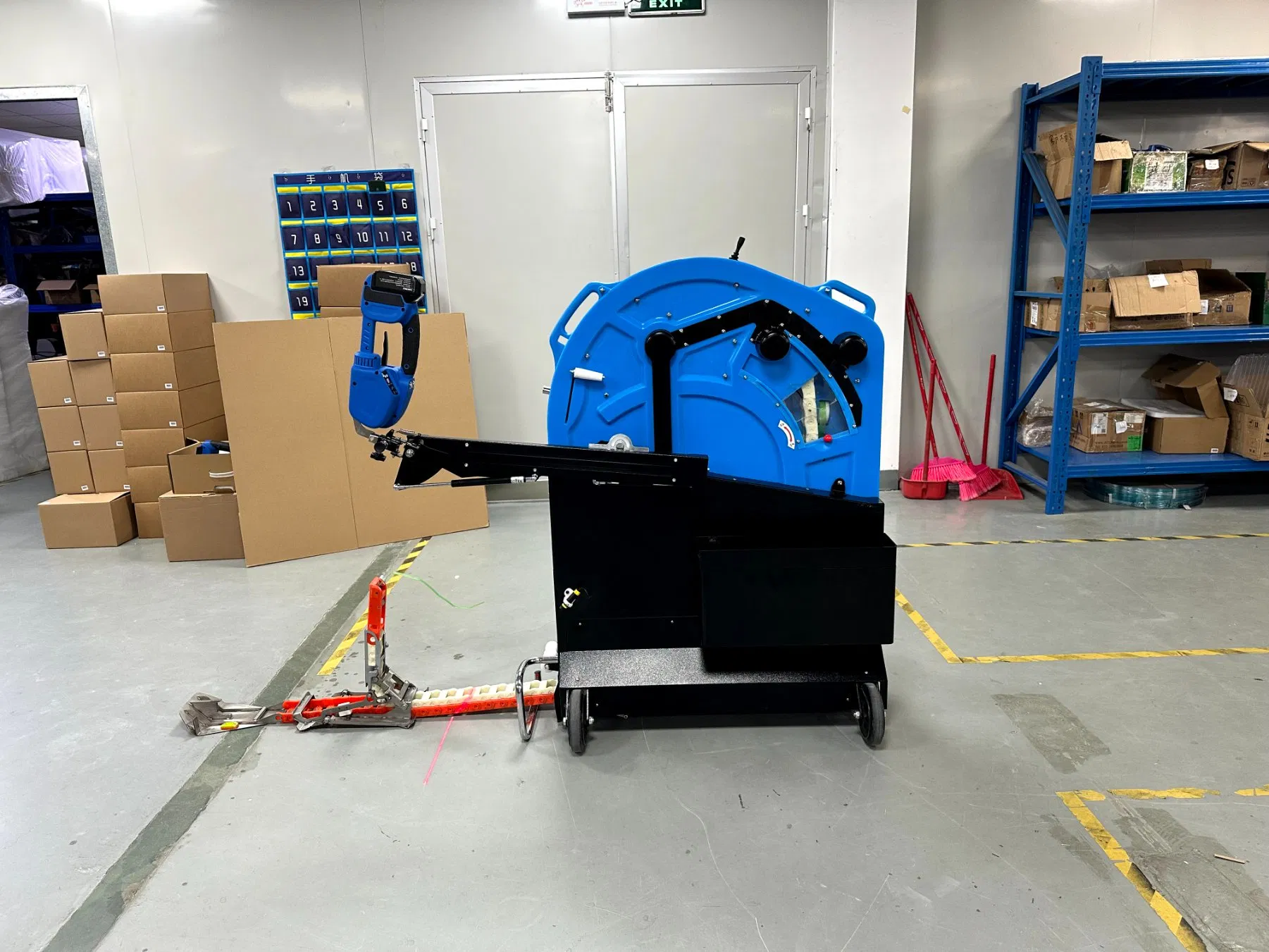Advanced Pallet Strapping System 900e for Logistics and Manufacturing Facilities