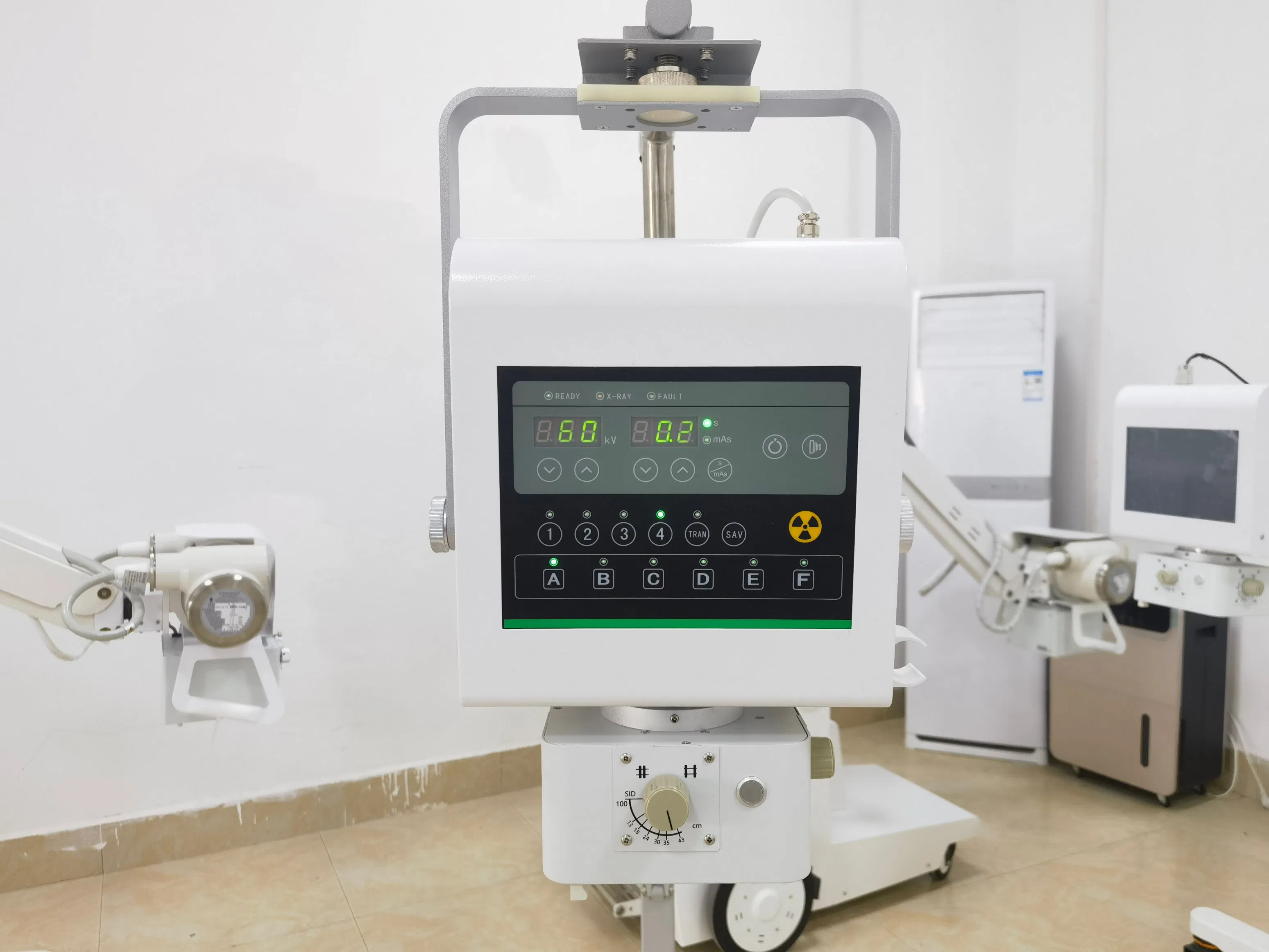 Xm-P60 4kw Portable X Ray Radiology Machine Digital Mobile X-ray Machine