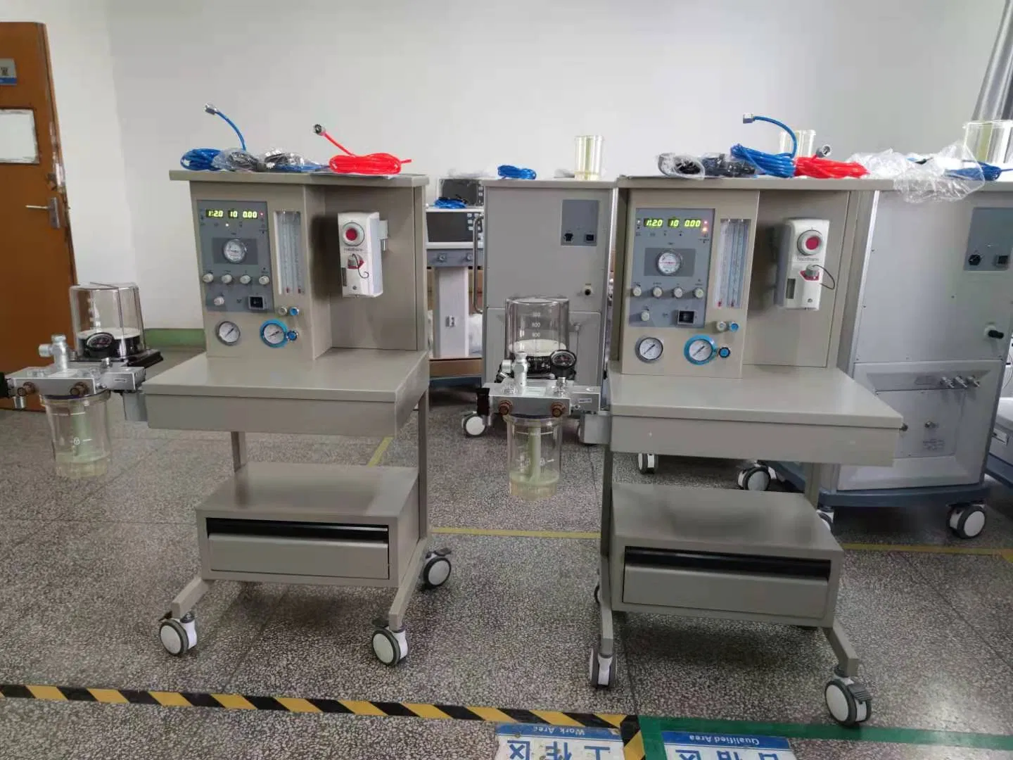 Advanced Hot Sale Medical Anesthesia Machine with Two Vaporizer