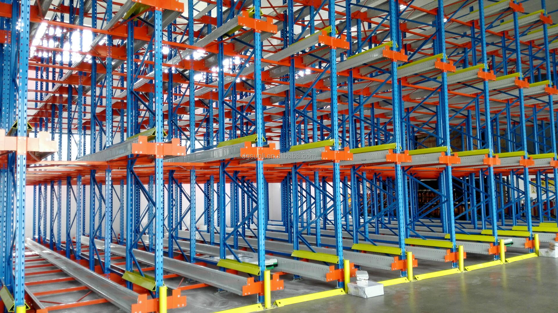 Factory Direct Heavy Duty Radio Shuttle Racking System Warehouse Steel Pallet Drive-In Racks High Capacity Storage Equipment