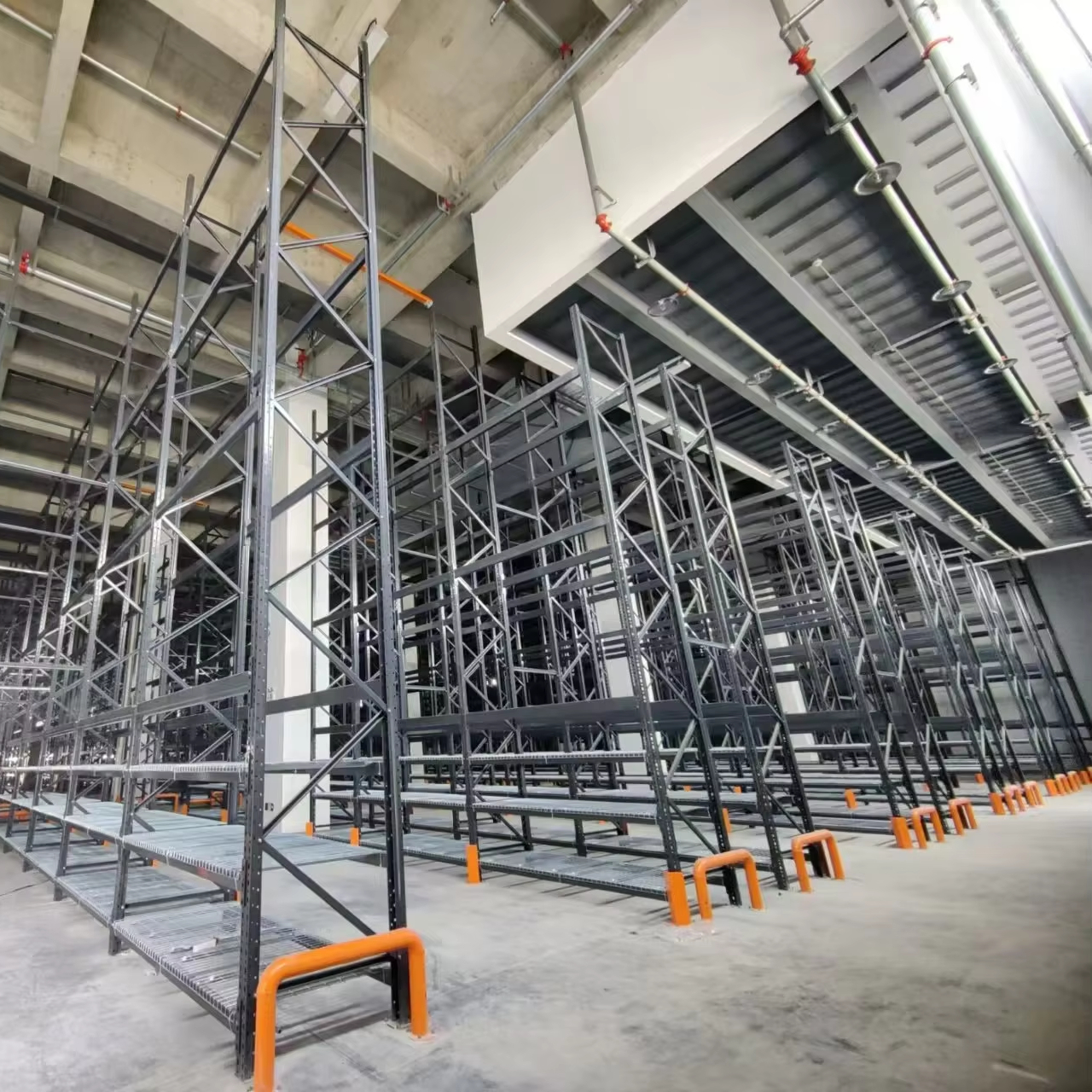 China Factory Galvanized Steel Industrial Selective Pallet Rack Heavy Duty Warehouse Storage Featuring Wire Mesh Pallet Racks