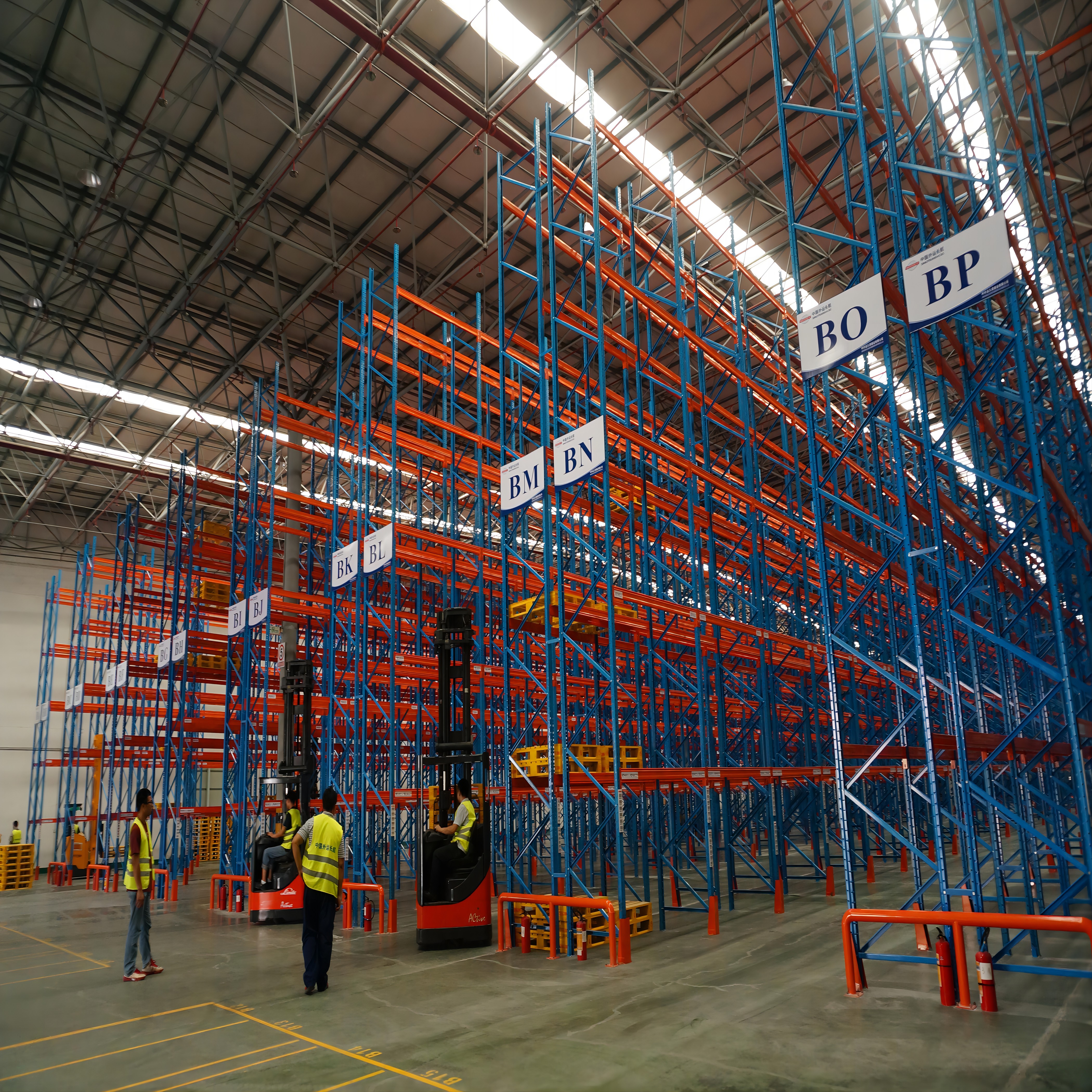 China Factory Direct Heavy-Duty Steel Pallet Rack Adjustable Warehouse Storage Shelving Metal Pallets Stacking Racks Shelves