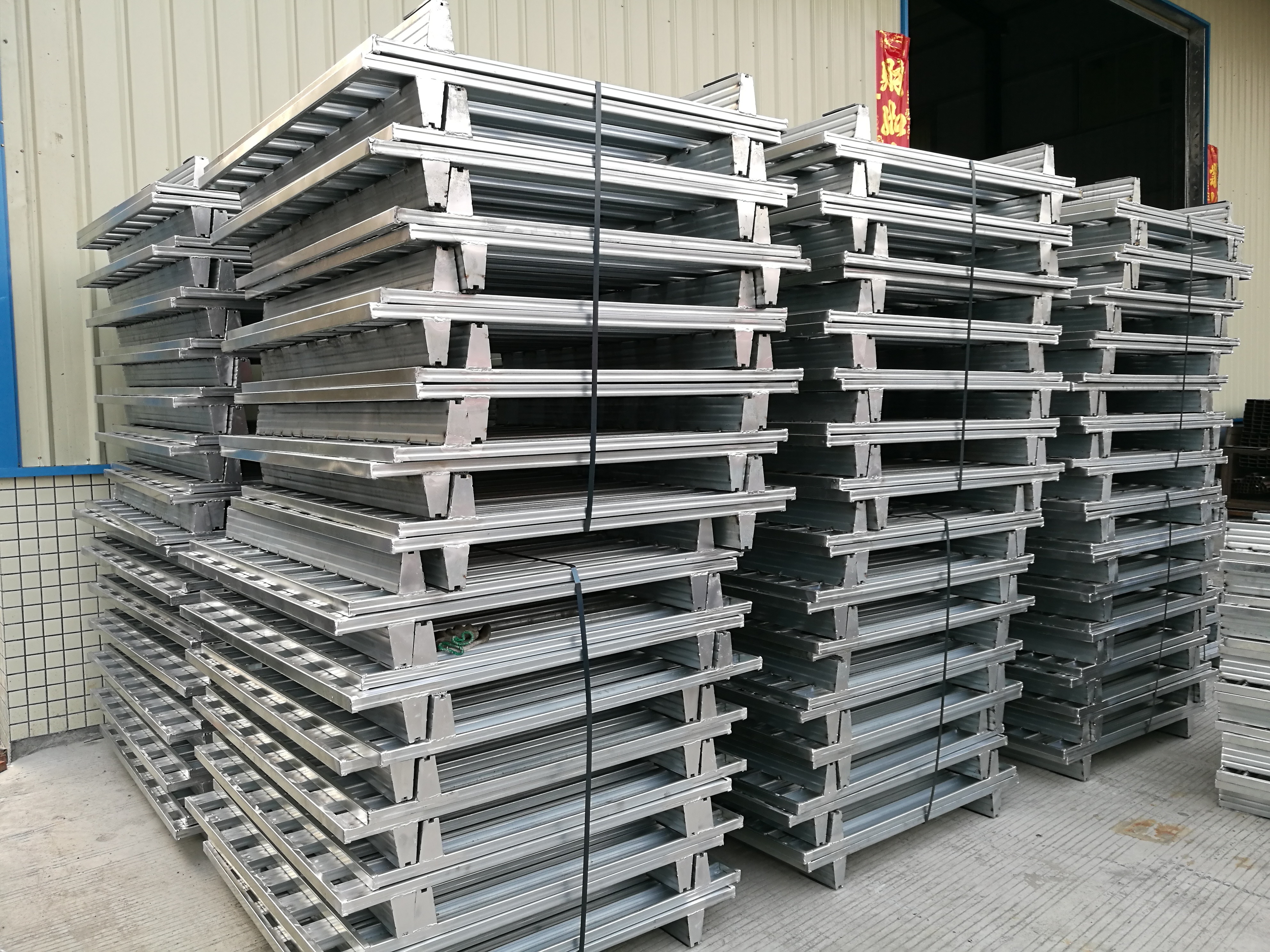 Factory Direct Single Faced Euro Steel Pallet Heavy-Duty 2-Way Entry Storage Pallet for Industrial Customized Transport Pallets