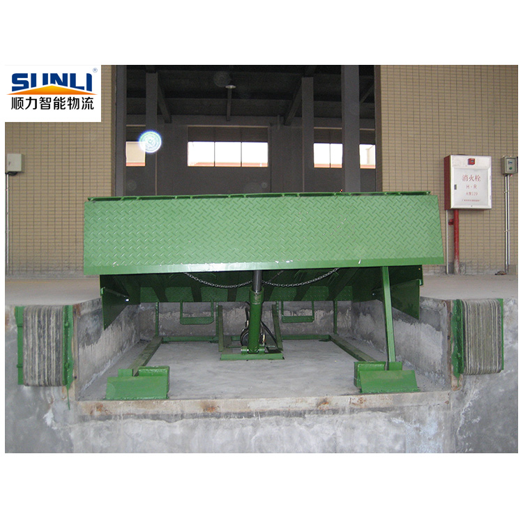 Customized Yard Ramp Stationary Hydraulic Vertical Mast Lift Dock Leveler 300MM Lift Height 10-15T Capacity Hot Selling Platform