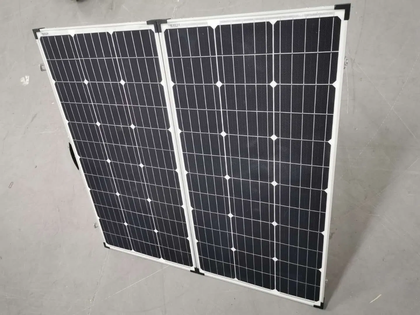 Easy to Carry 200W Folding Solar Panel with Handle for Camping, RV Power Supply