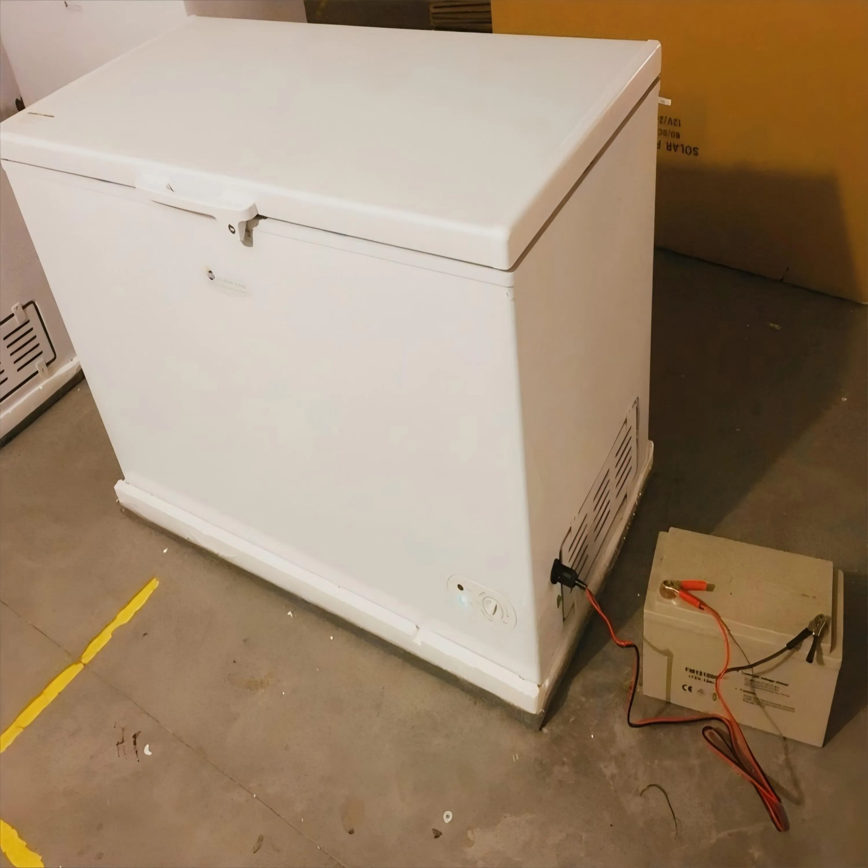 CE, Solar-Powered 12V/24V DC, Bd/Bc 158 L Freezer, Lowest Cooling -25 Degrees, Used in Motor House, Car, Home. Outdoors, Boat