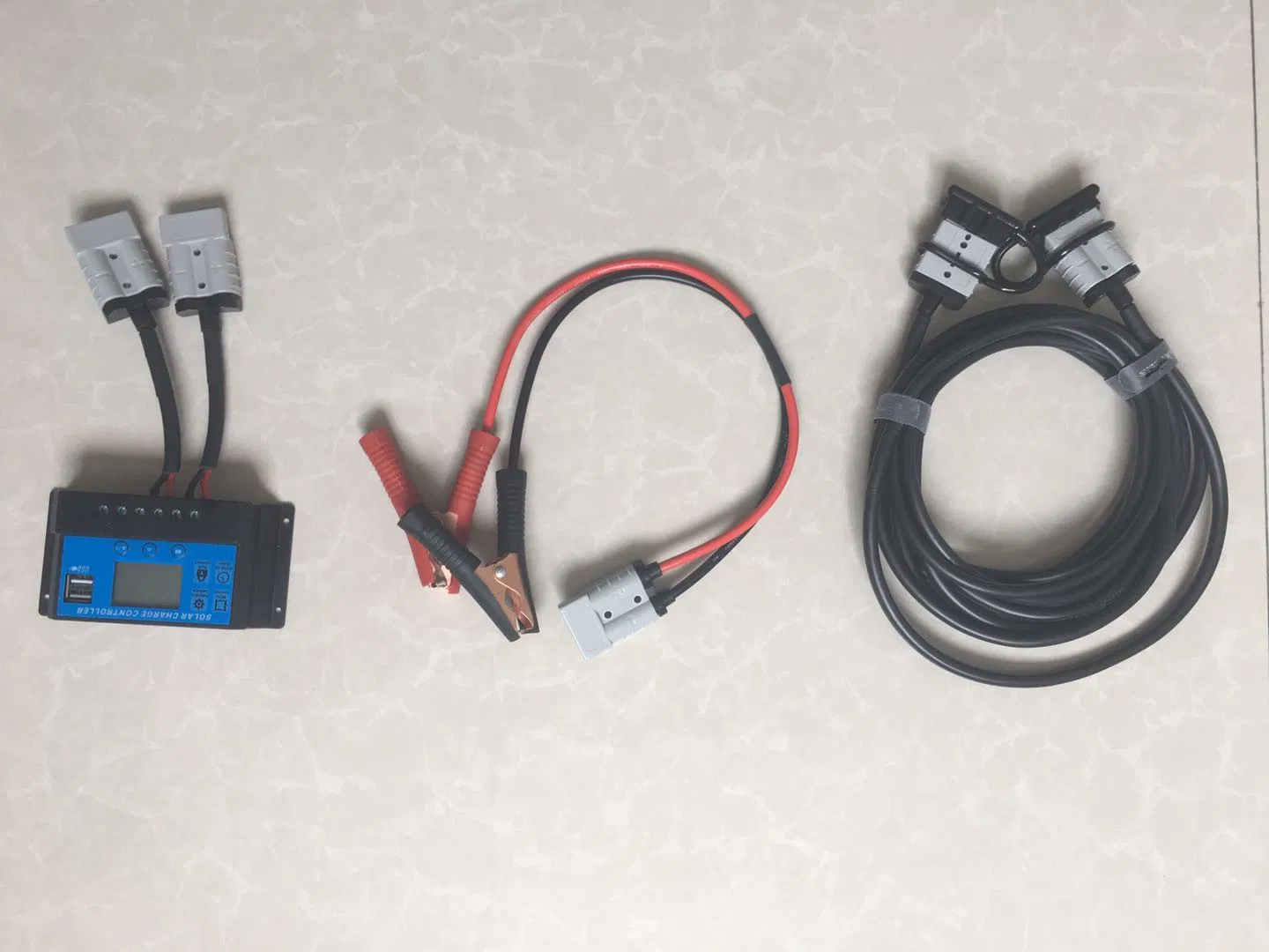 Easy to Carry 200W Folding Solar Panel with Handle for Camping, RV Power Supply