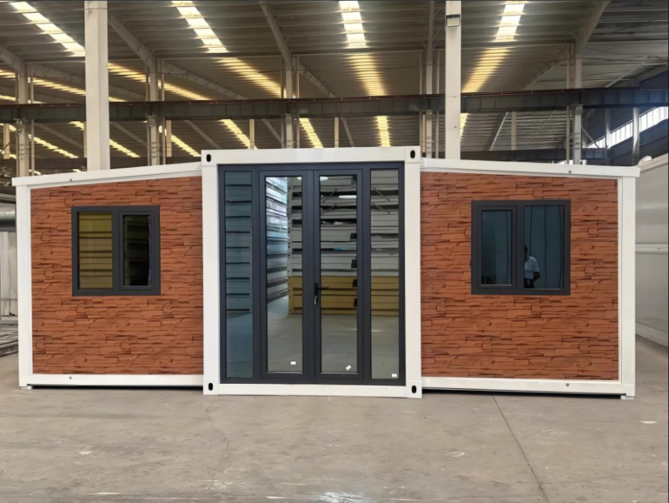 Bd03 Stylish Contemporary Container Home with Open Floor Plan for Ultimate Comfort