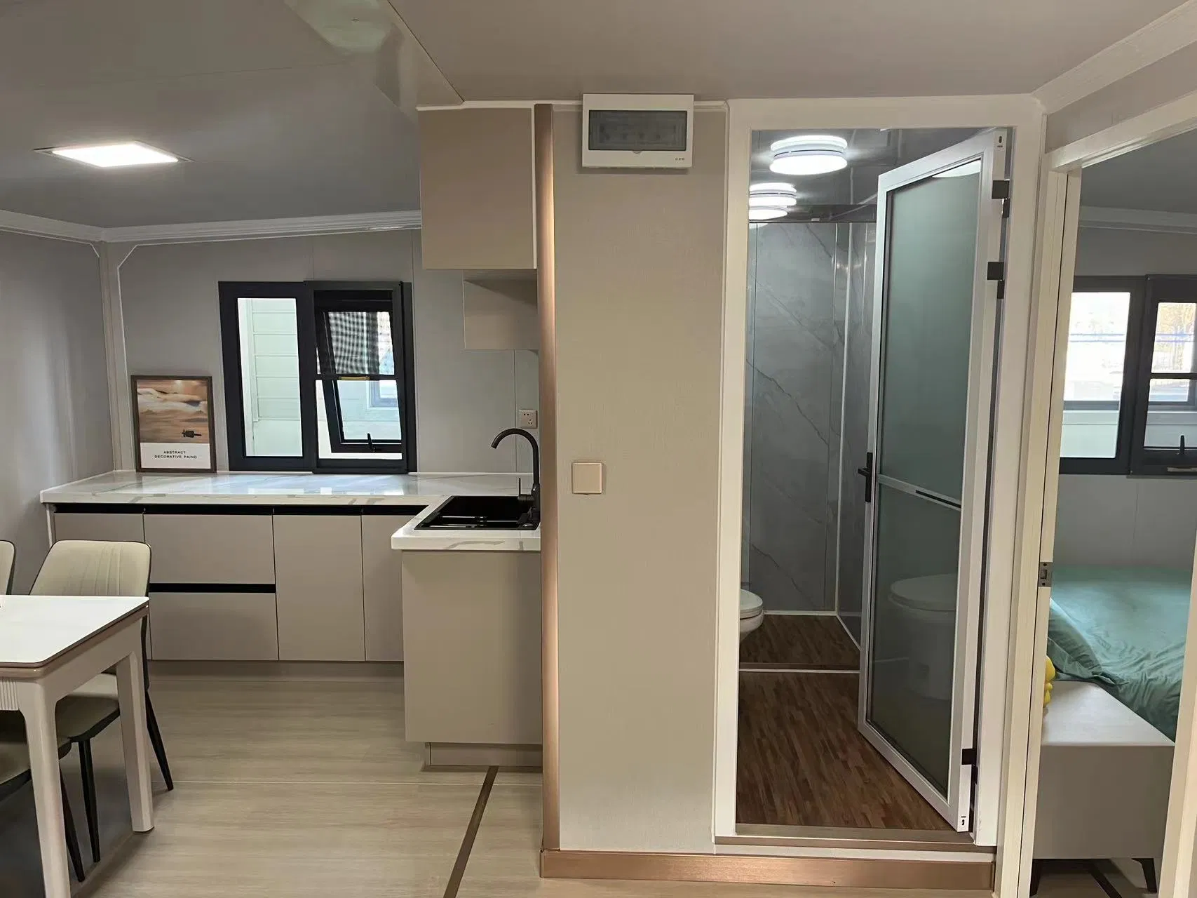 Waterproof 40 20 Foot Prefabricated Mobile Luxury Container Expandable House 2 3 4 5 Bedroom Prefab Villa Portable Home