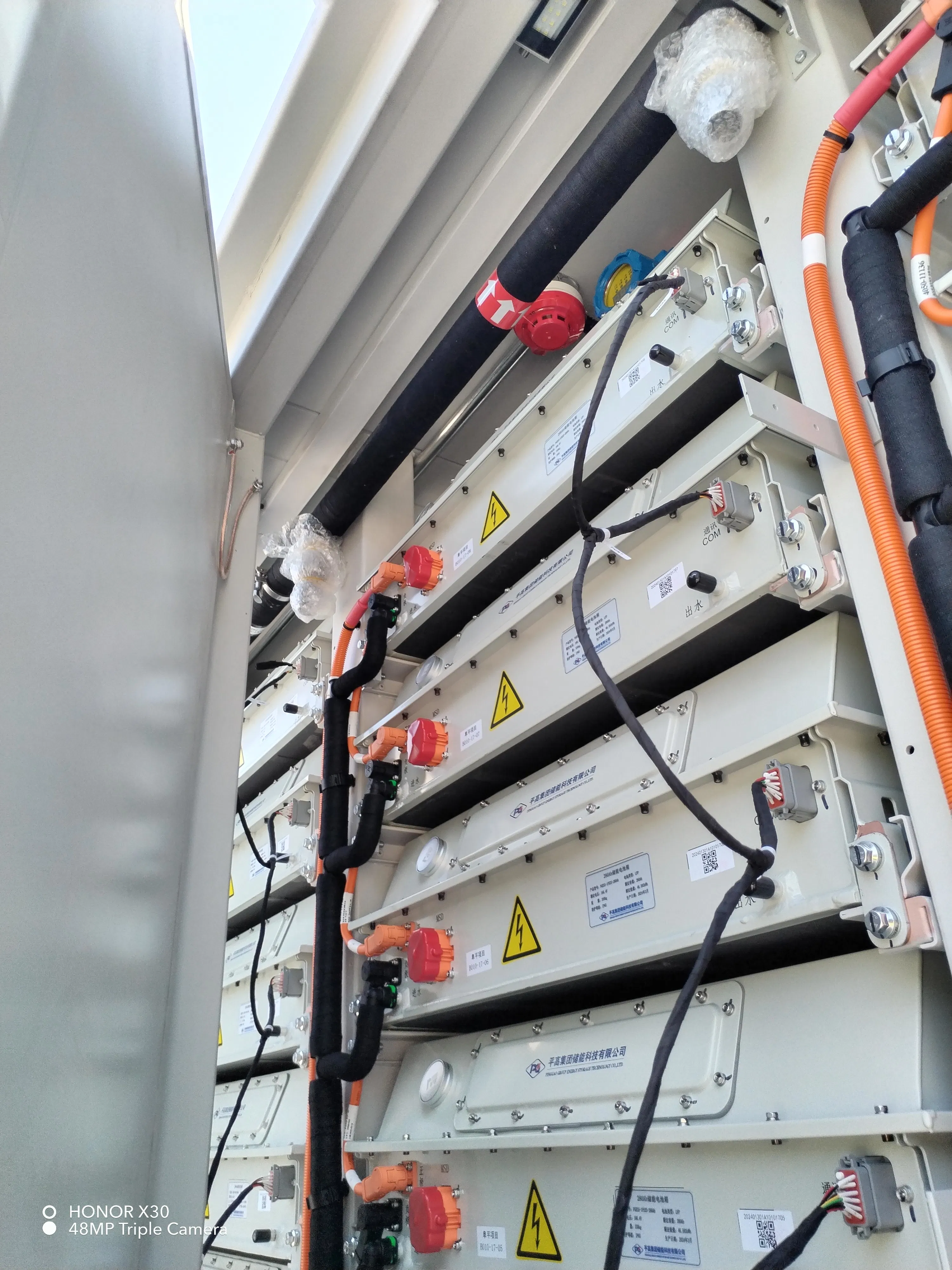 Eco-Friendly Home Energy Storage Solution with Advanced LiFePO4 Technology