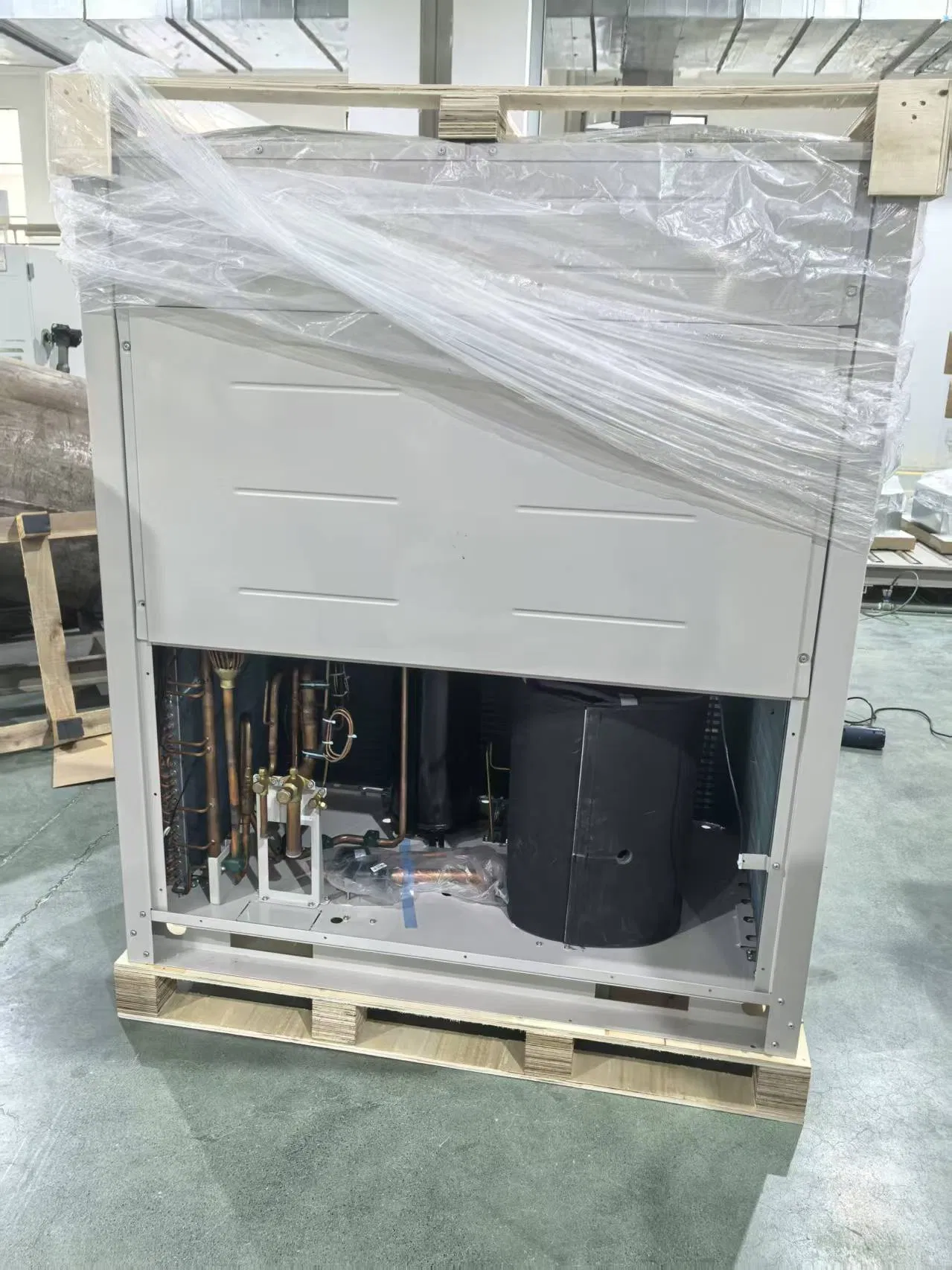 Solar Powered Air Conditioner Large Outdoor Indoor Unit DC Air Conditioner for Household and Commercial Use